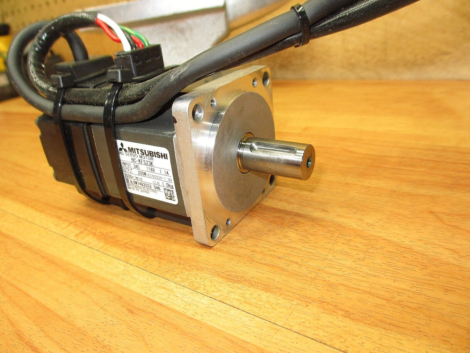 Mitsubishi HC-KFS23K *USED* AC Servo Motor 3000rpm 118V