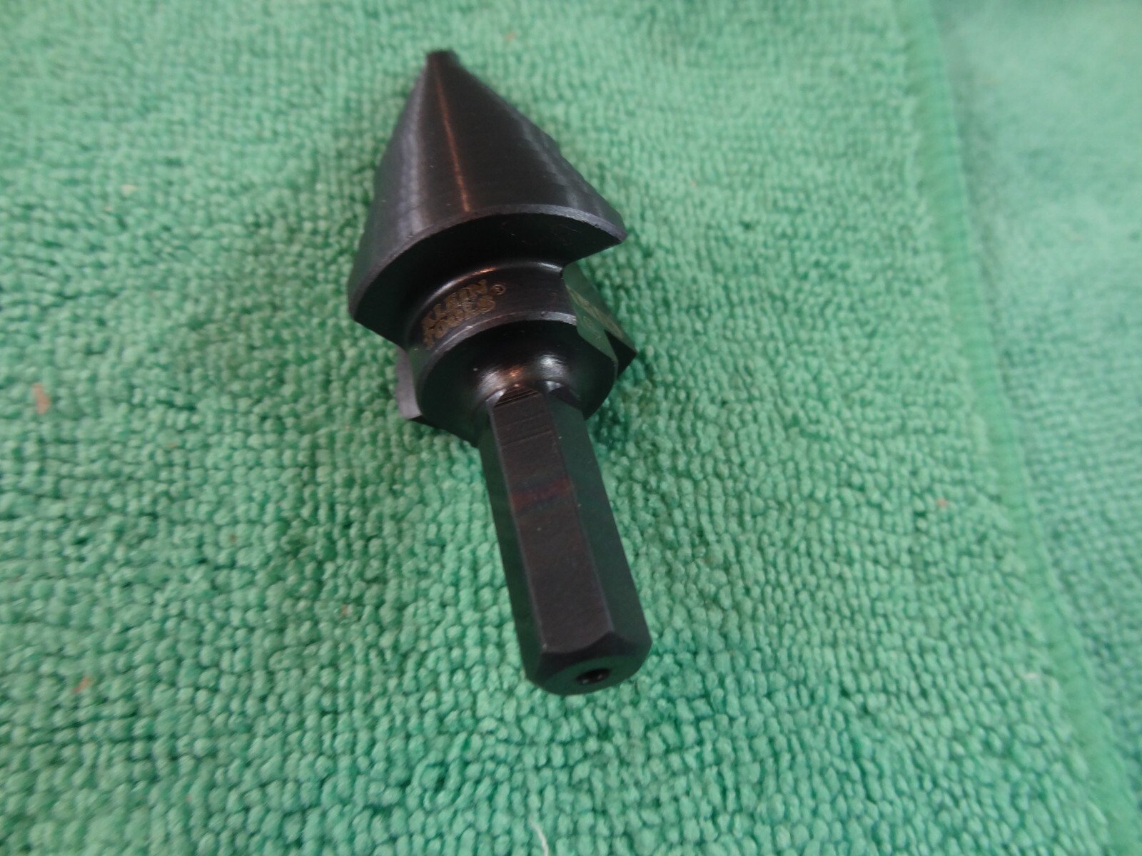 Klein Tools ‘Unibit’ Step Drill Bit 7/8″ to 1-1/8″ – KTSB11