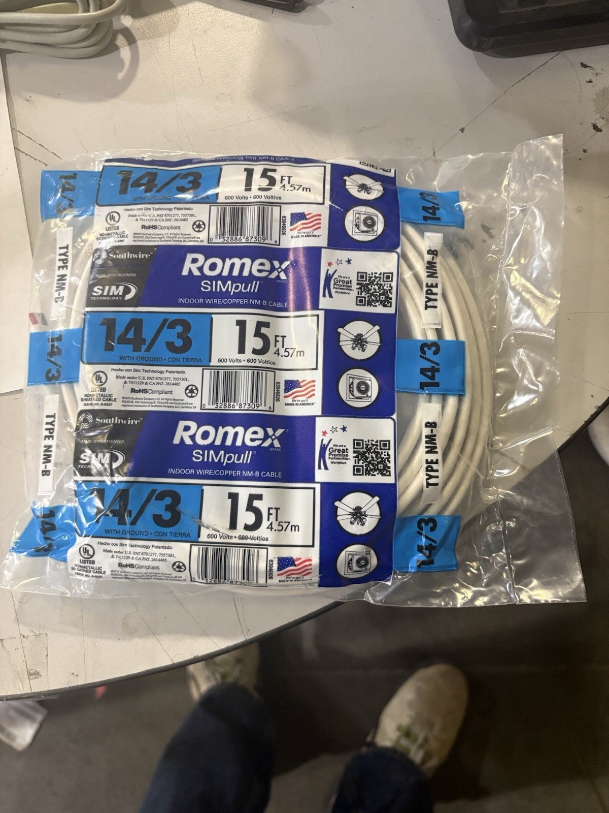 Southwire 15FT 14/3 Solid Romex SIMpull CU NM-B W/G Indoor Wire