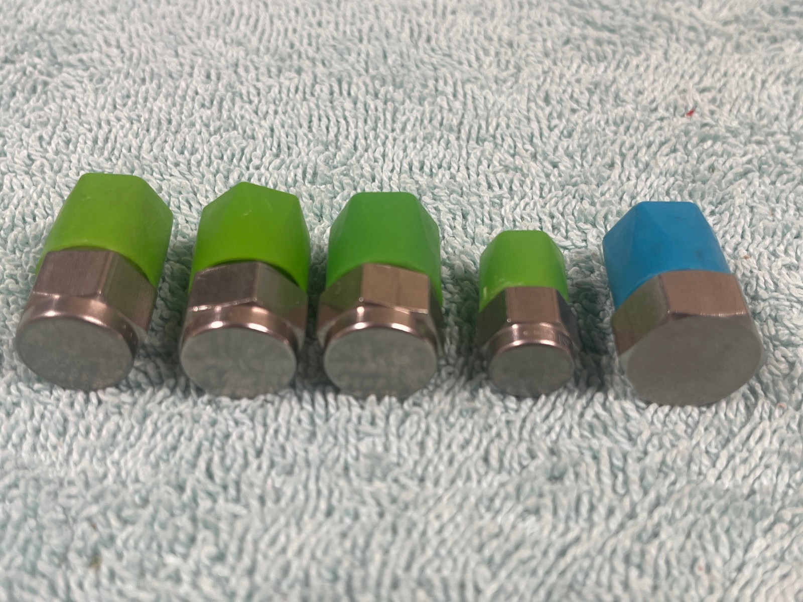 Cajon Swagelok SS-4-P ¼” NPT and SS-2-P 1/8” NPT Pipe Plug Fittings Lot of 5 NEW