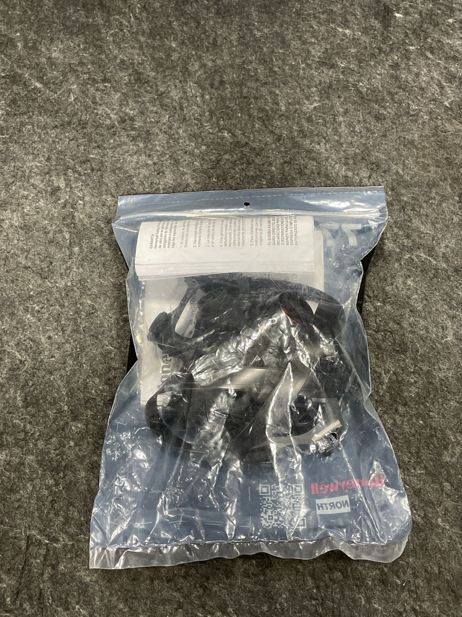 HONEYWELL NORTH Silicon Half Mask Respirator Size – Medium 770030M