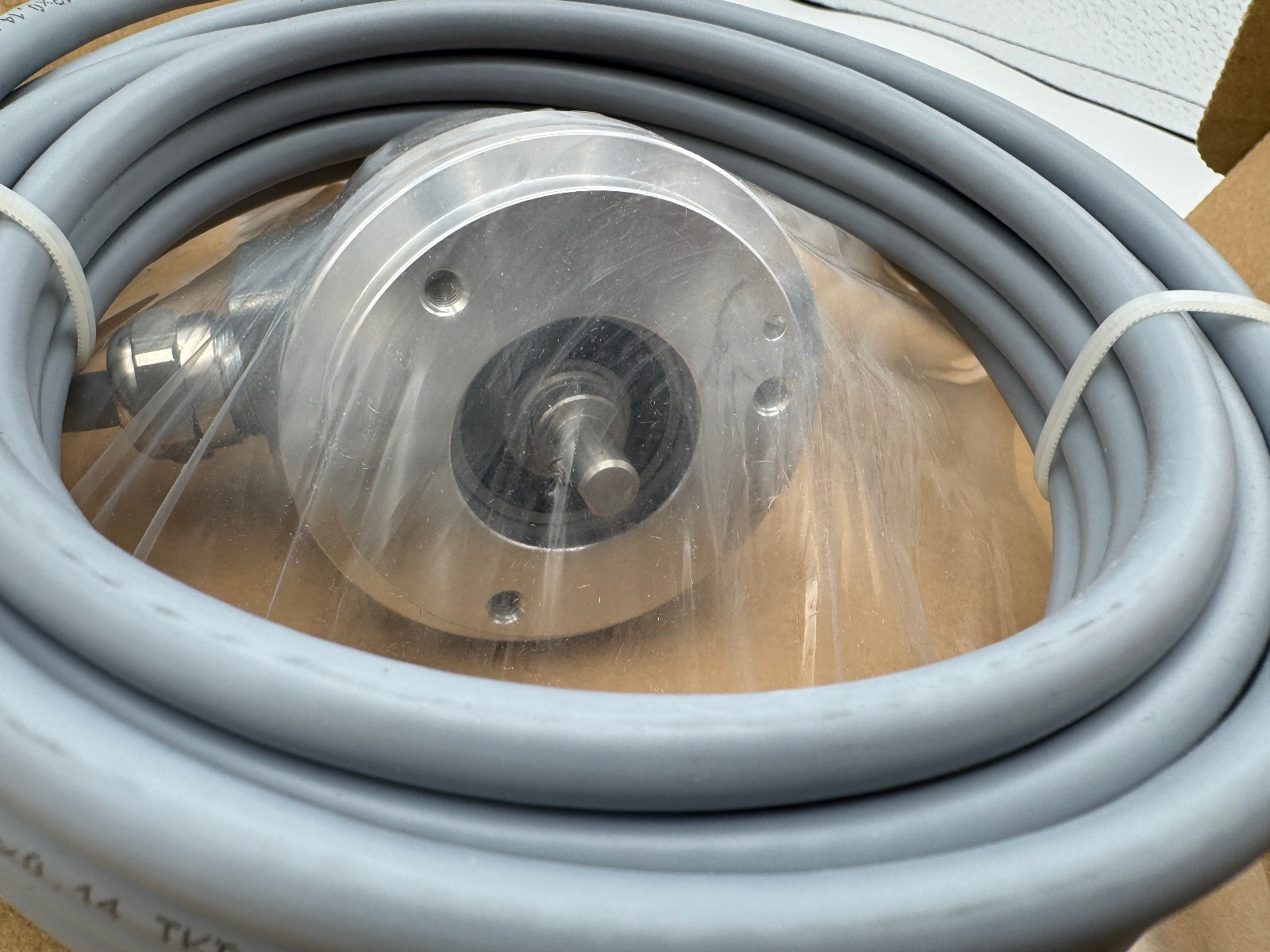 Kuebler 8.5000.B11B.1024.0050 Encoder, Incremental, Synchro Flange, 1024 PPR