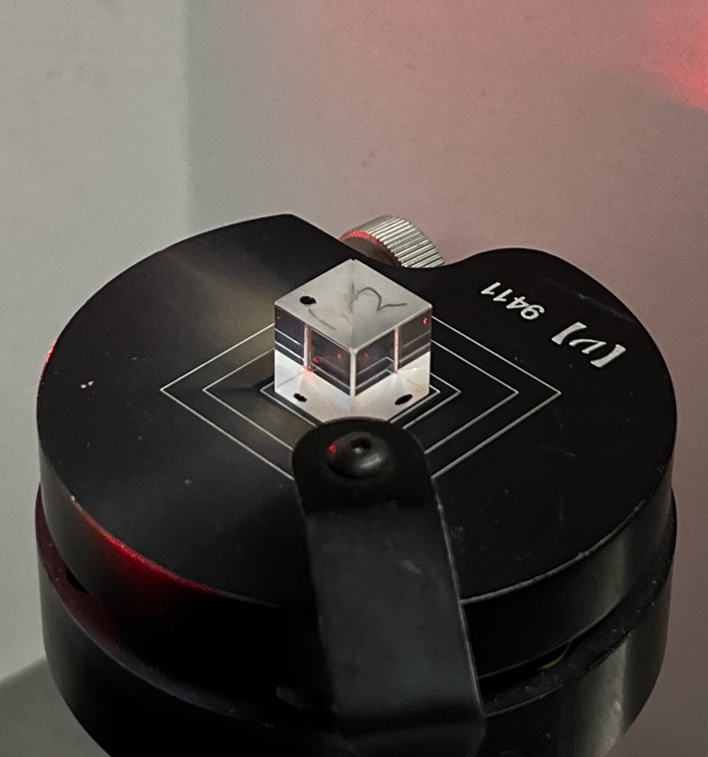 Polarized 10mm Beam Splitter cube centered @ 808nm