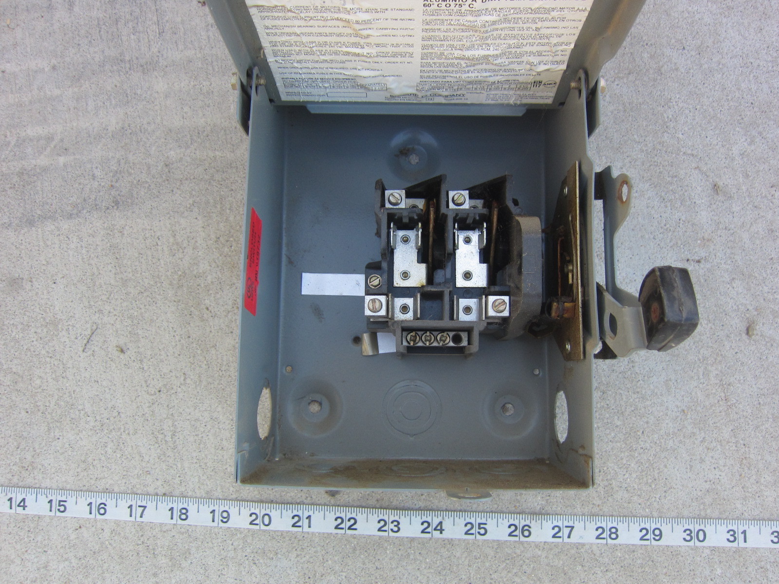 Square D D221NRB 2P 30A 240V 3R Disconnect Safety Switch, Used
