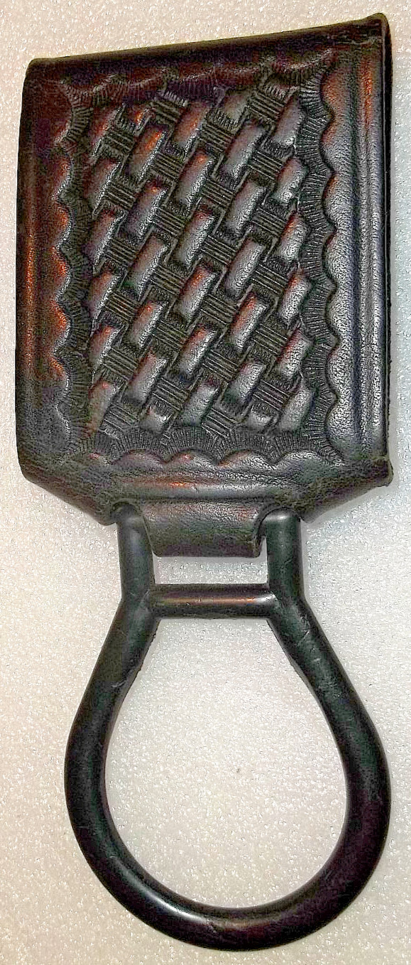 BIANCHI #38 LEATHER FLASHLIGHT HOLDER – EXCELLENT CONDITION & FREE FAST SHIPPING