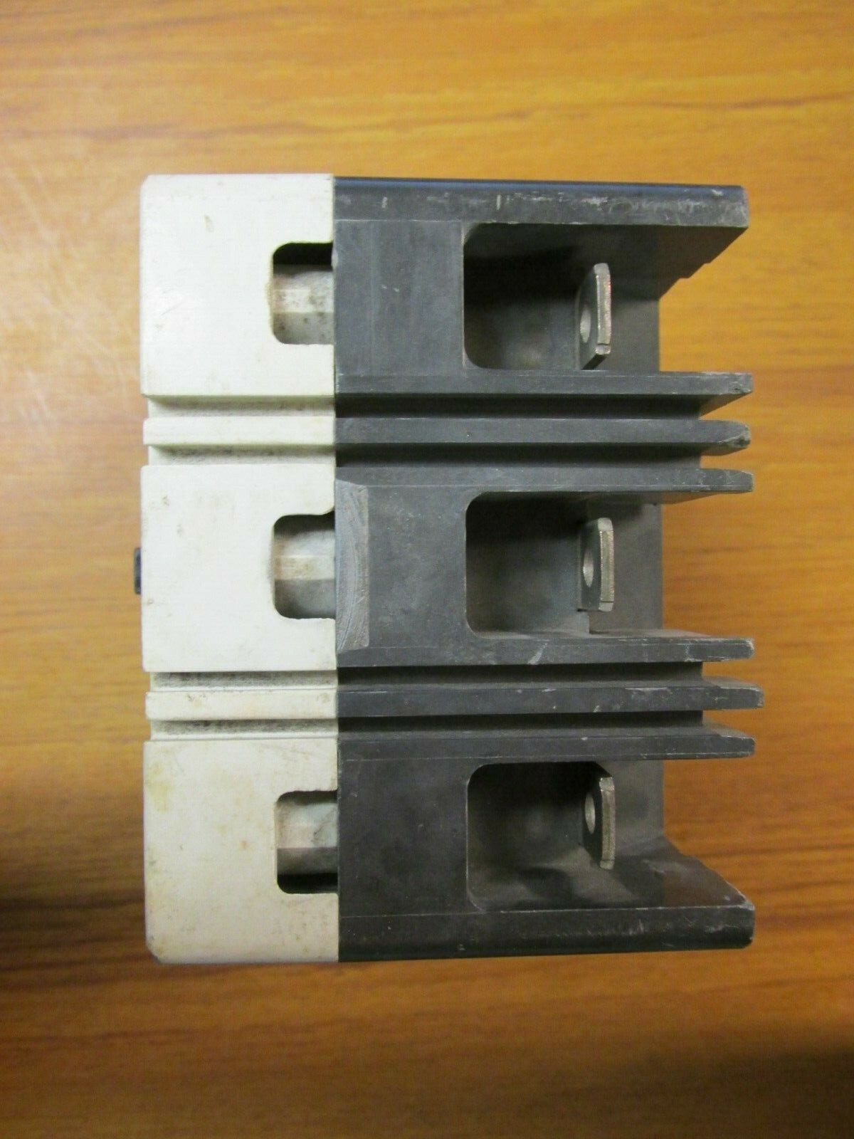 WESTINGHOUSE MOTOR CIRCUIT PROTECTOR 3 POLE 7 AMP HMCP007C0C… VA-135