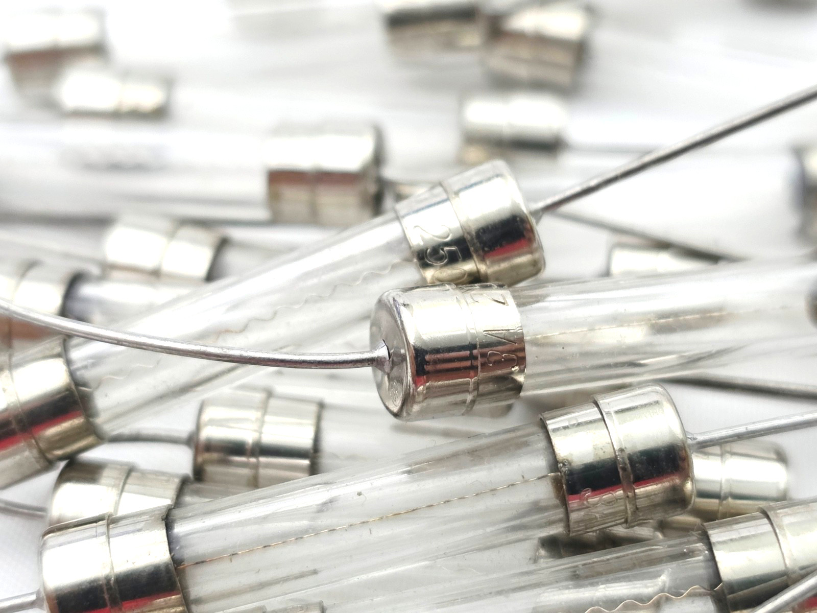 Lot of 50 Littelfuse 3AG 3A PT Fuses 3 Amp 250 Volt 318003 Pigtail Fuse