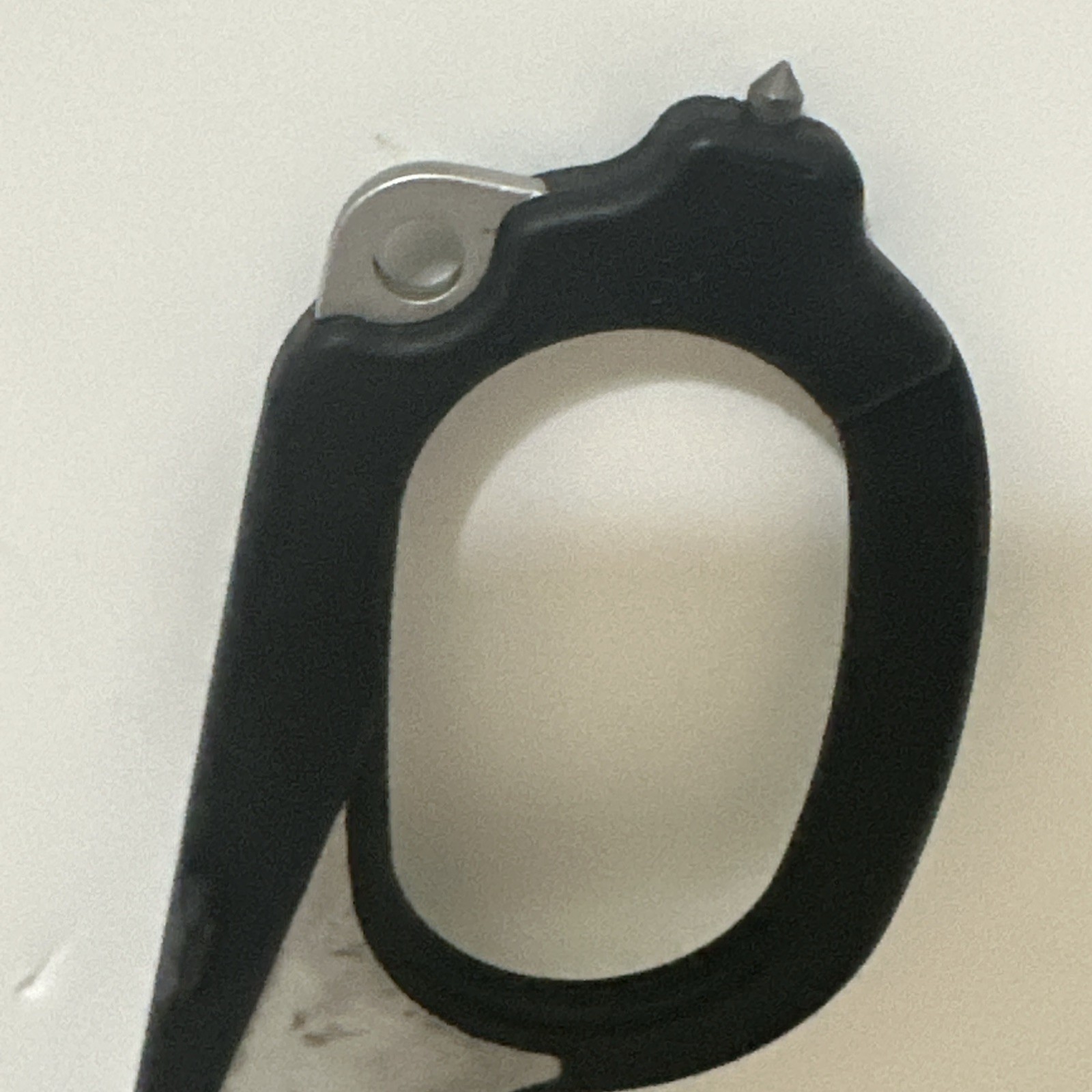 6-in-1 Folding Emergency Trauma Shears Glass Breaker Strap Cutter Black