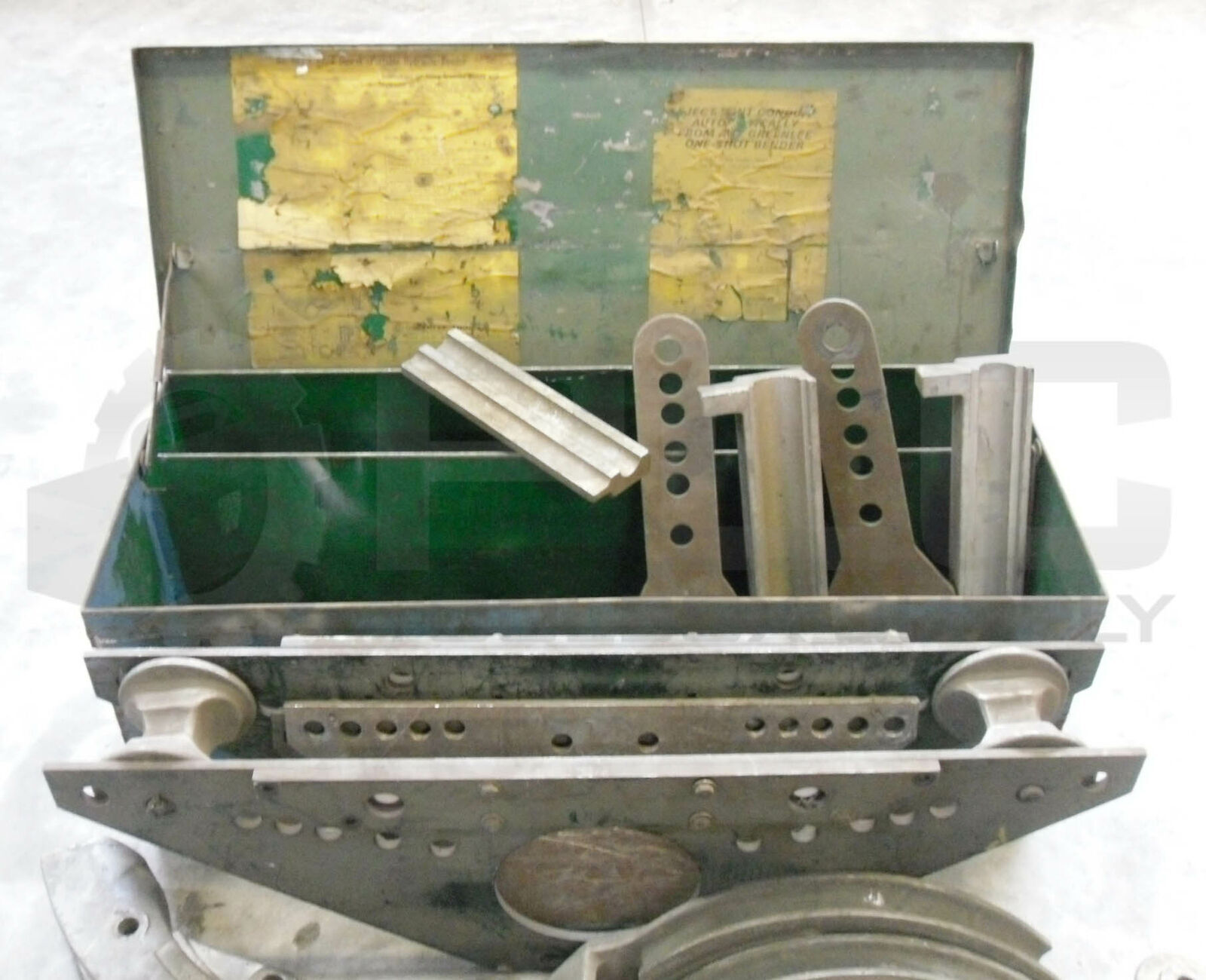 GREENLEE NO. 883-4 1-1/4 THRU 4″ PORTABLE HYDRAULIC BENDER WITH TOOLBOX *READ*