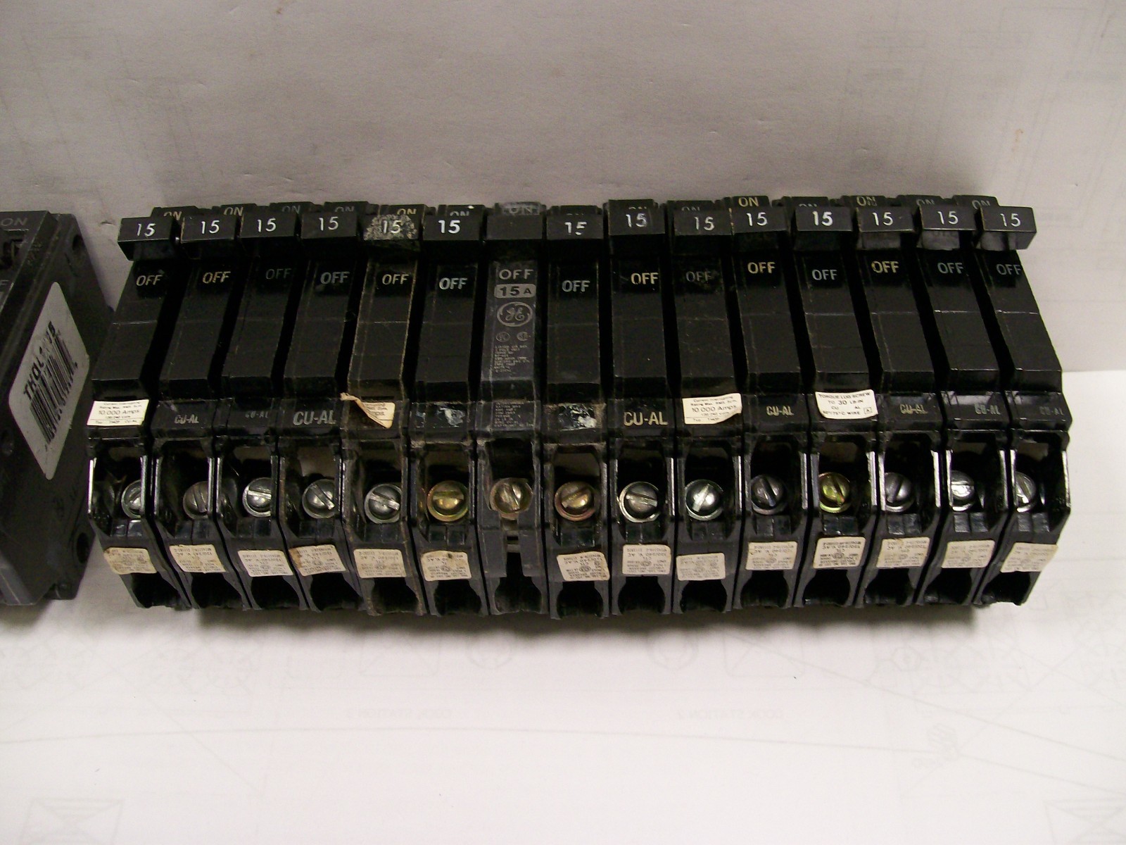 HUGE LOT GE Breakers THQL1115 THQL1120 THQL215 THQL250 THQP115 THQP230 THQL21100