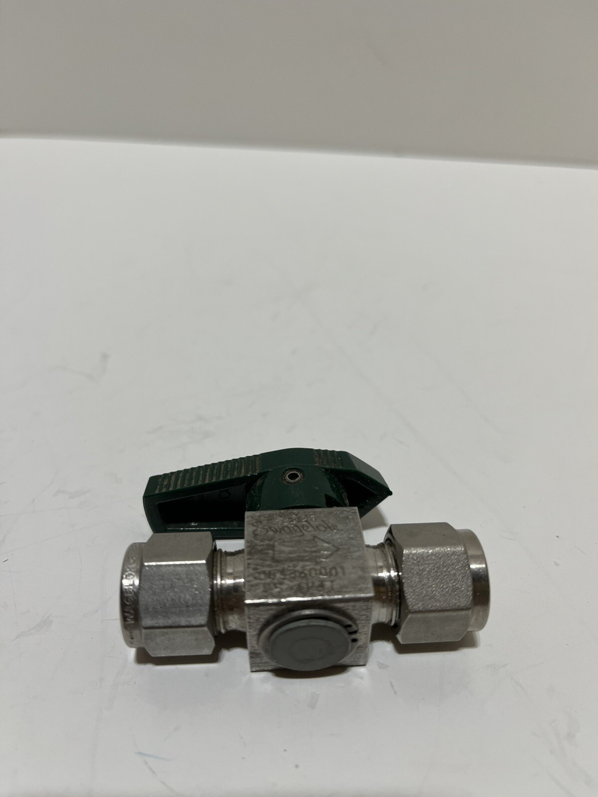 SWAGELOK Stainless Steel SS-2P4T Quarter Turn Instrument Plug Valve 2W NEW