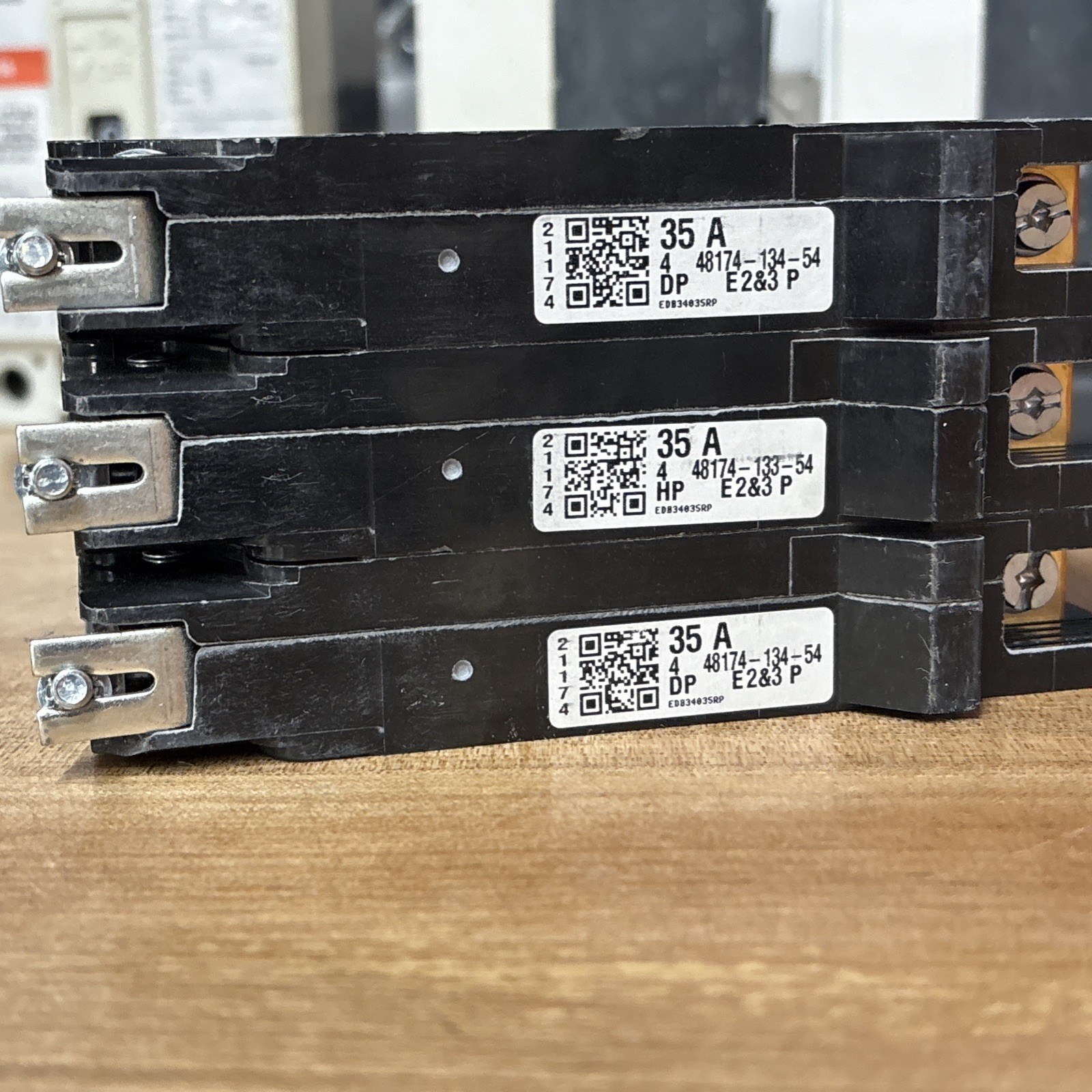SQUARE D 35 AMP BOLT-ON CIRCUIT BREAKER 3 POLE 480Y/277 VAC EDB34035