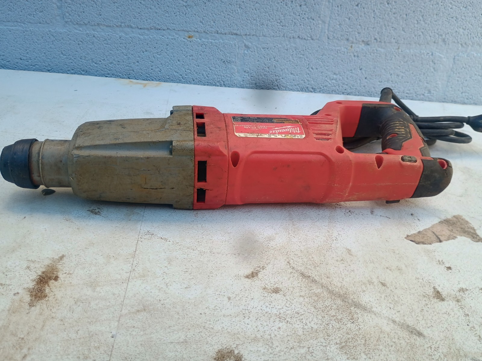Milwaukee 5262-21 120V 1″ SDS Plus Corded D-Handle Rotary Hammer, 8 Amp 1500 RPM