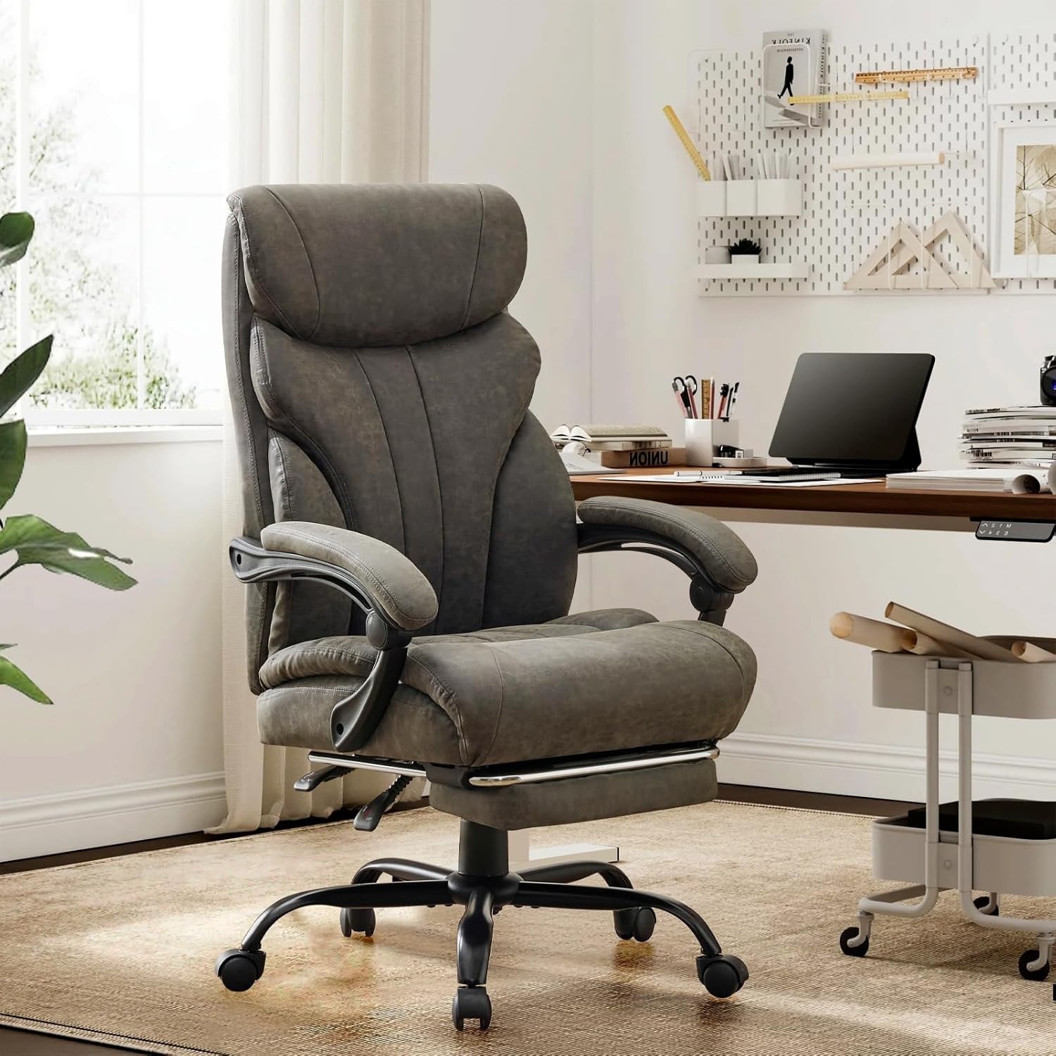 🚩Wide Ergonomic Computer Chair with Footrest, 500lbs Big and Tall Office Chair