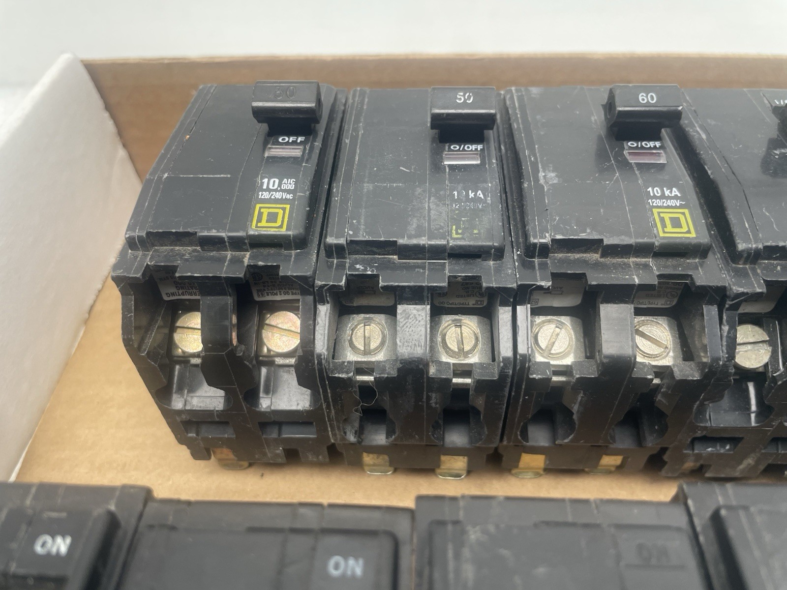 LOT (17) SQUARE D QO230 QO240 QO250 QO260 CIRCUIT BREAKER LOT 2 POLE PLUG-IN
