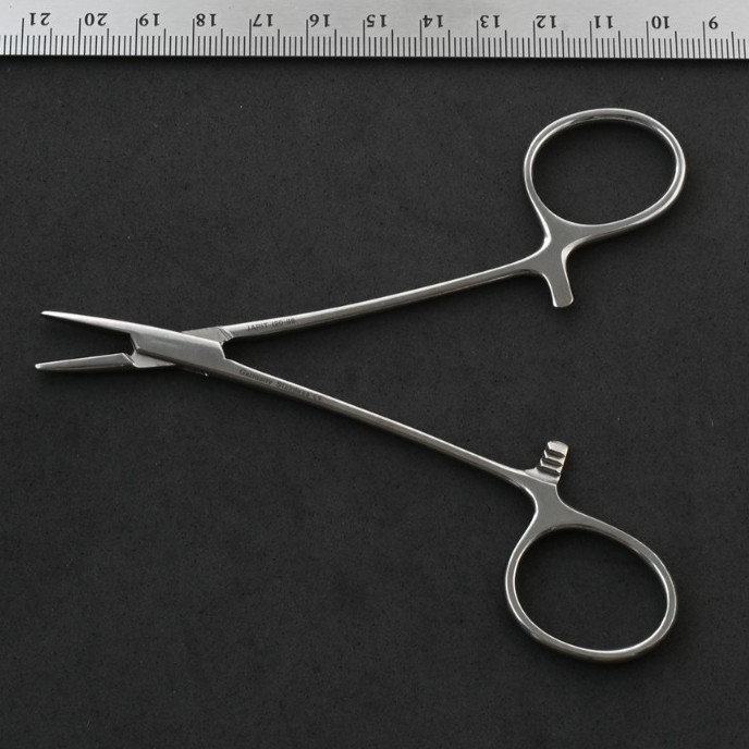 Integra Jarit 120-118 Webster Needle Holder 4 1/2 in Smooth Jaws Surgical