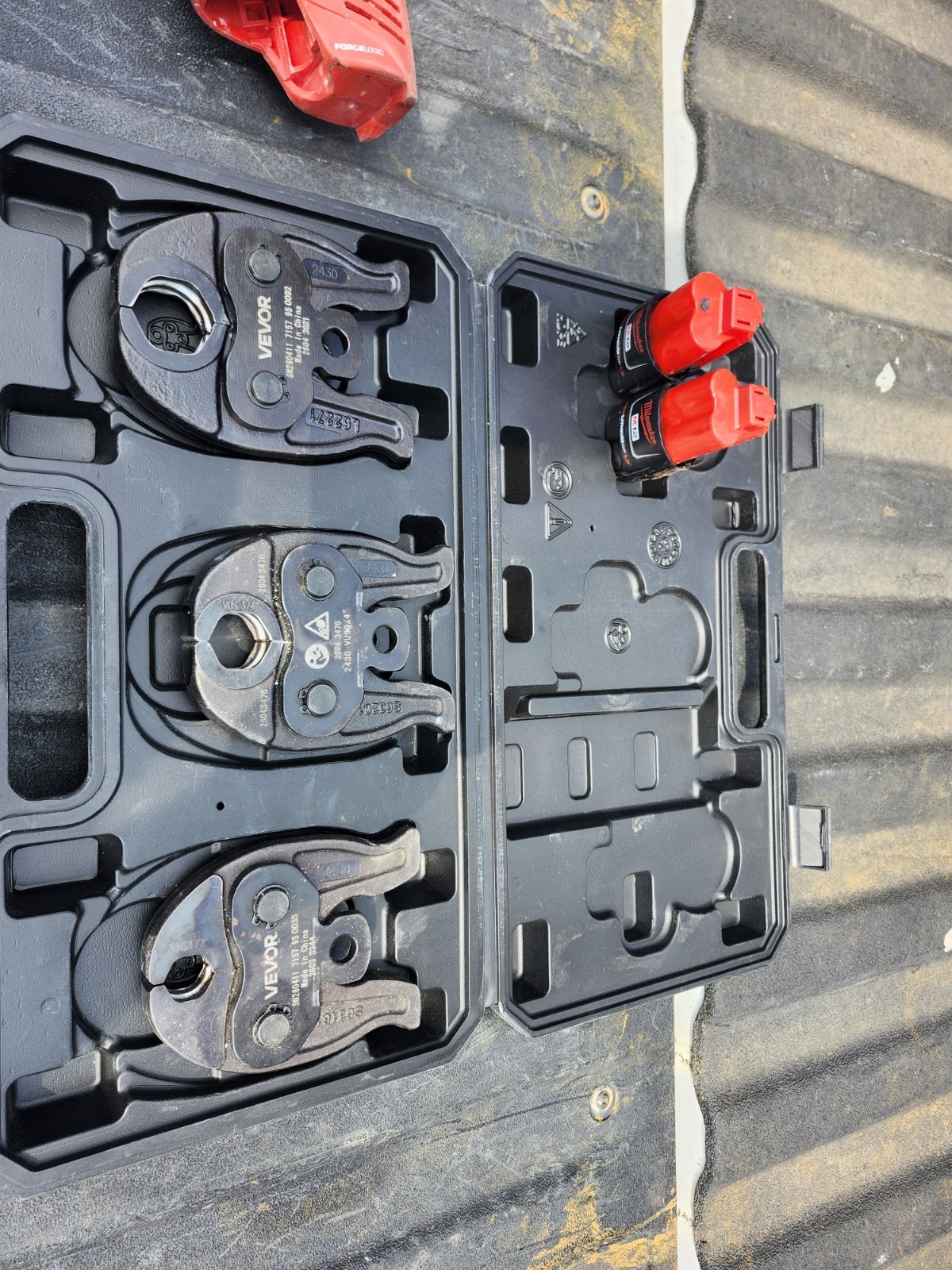 Milwaukee M12Copper pro Press Tool Kit 2473-20 w/3 Jaws 1/2” to 1”