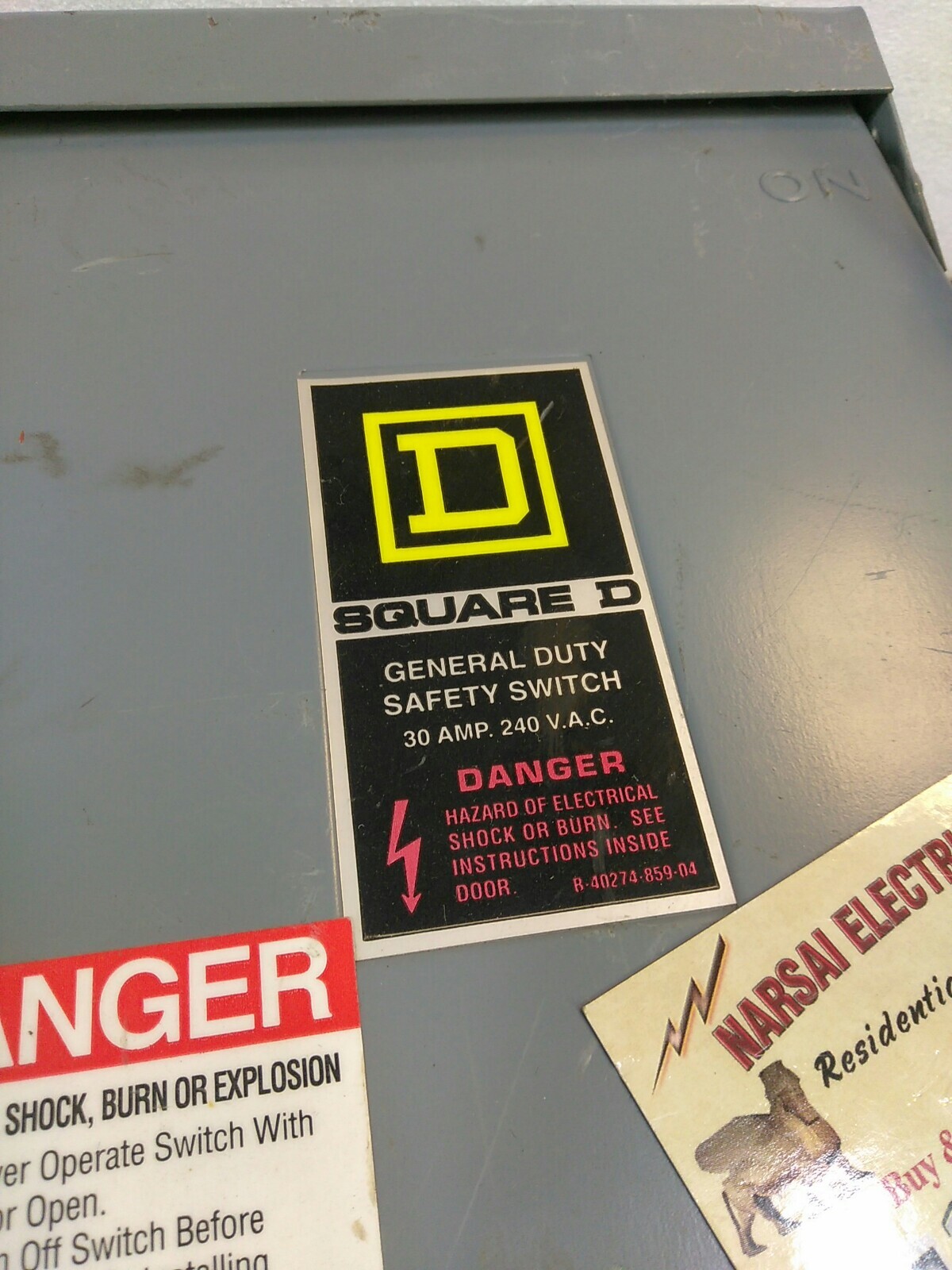 SQUARE D SAFETY Disconnect SWITCH D221NRB SER E2 3R ENCLOSURE NONFUSED 30A (B6D