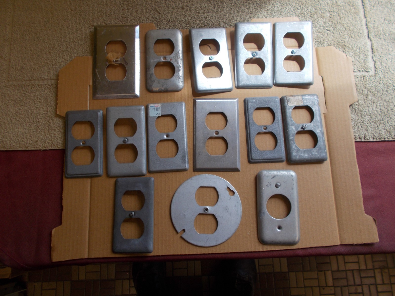 VTG INDUSTRIAL OUTLET COVER RACO NO NAME METAL MIZED LOT SIZES LOT – 14 NEW USED