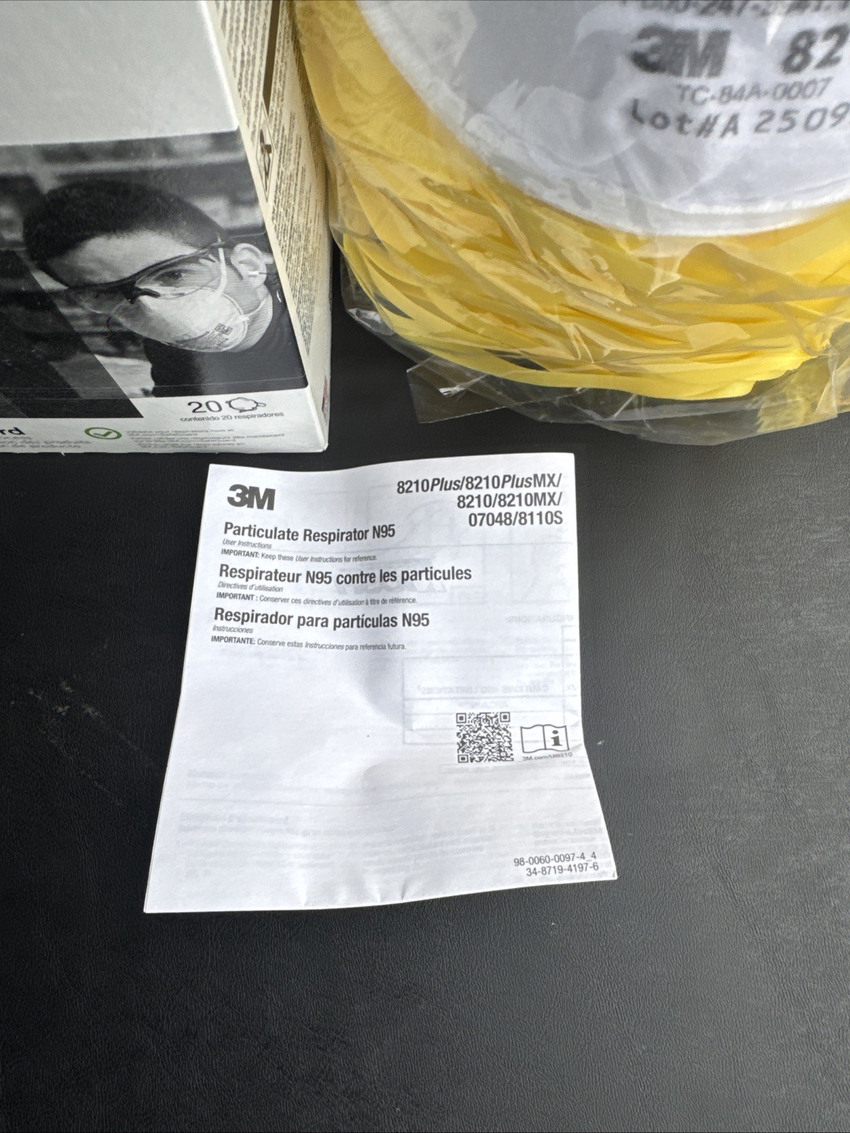 FREE SHIP | 3M 8210 N95 Mask Box of 20 Protective Particulate Respirator 12/25