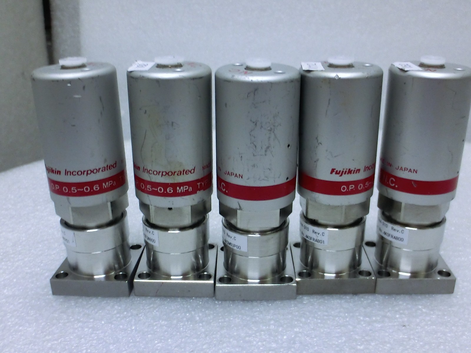 5pcs Fujikin 708223 Lam 766-197944-310 Rev C O.P. 0.5~0.6mPa N.C. Diaphragm~9932