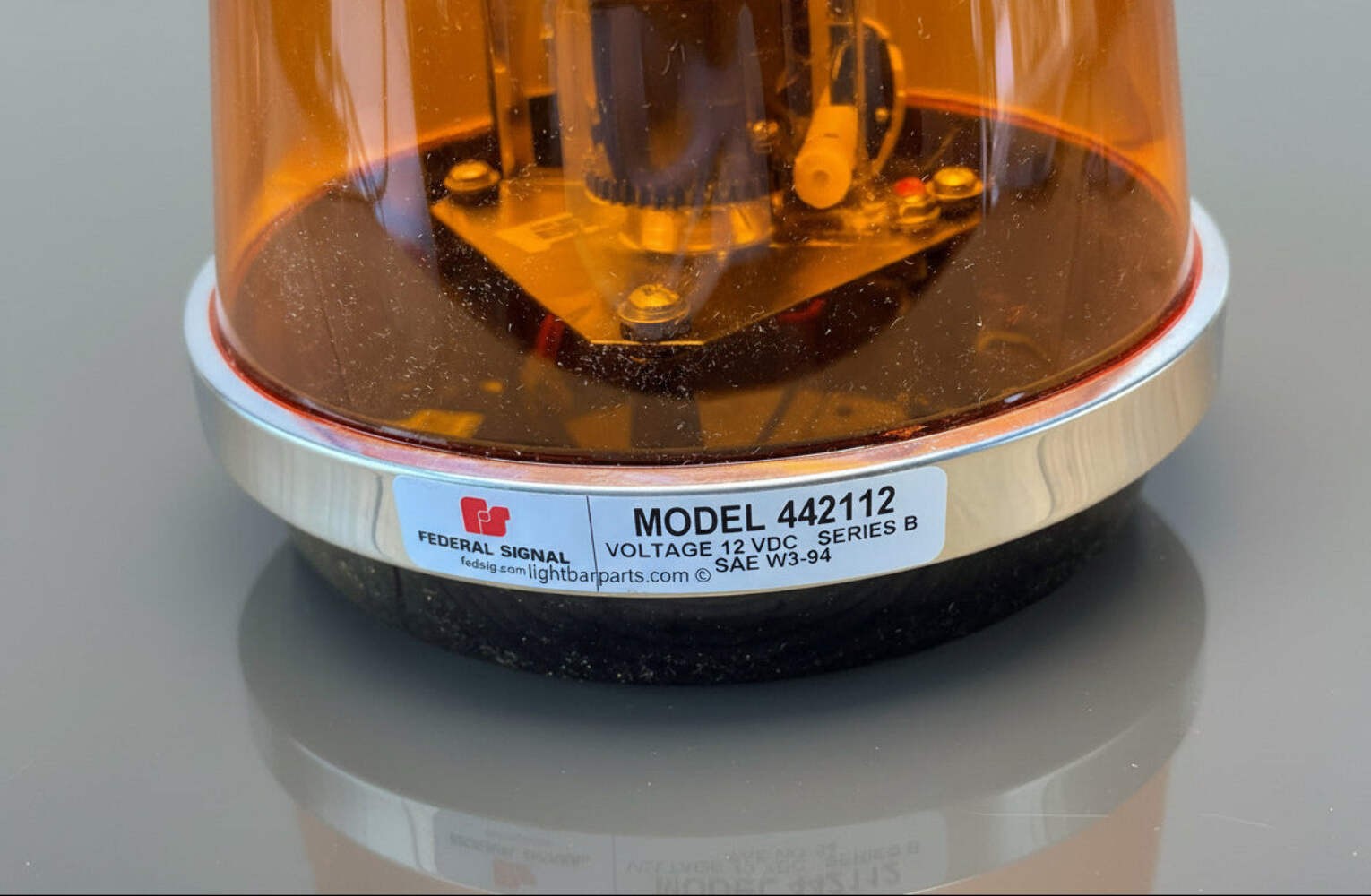 Federal Signal Corporation Emergency Amber Light Beacon 442112-02 NEW Open Box