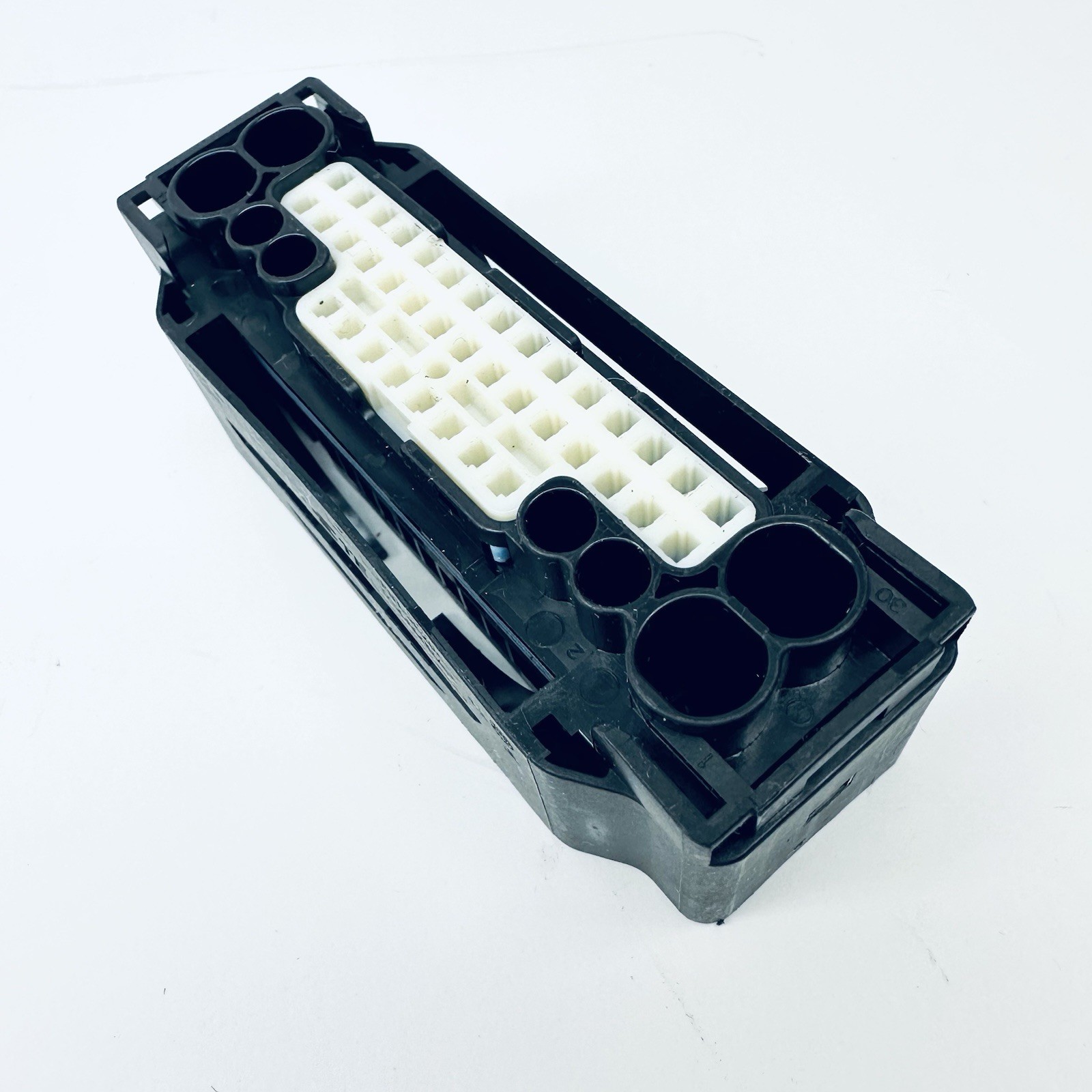 TE 46 Pin Black Female PBT-GF20 Automotive Sealed Connector
