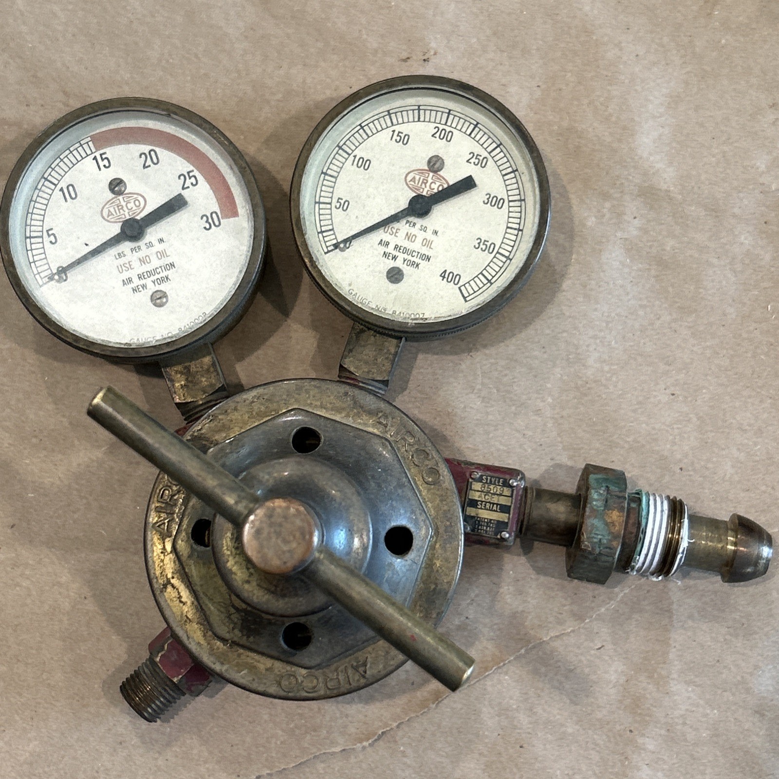 AIRCO BRASS ACETYLENE PRESSURE REGULATOR # 8509 US GUAGE OXYGEN REGULATOR PAIR