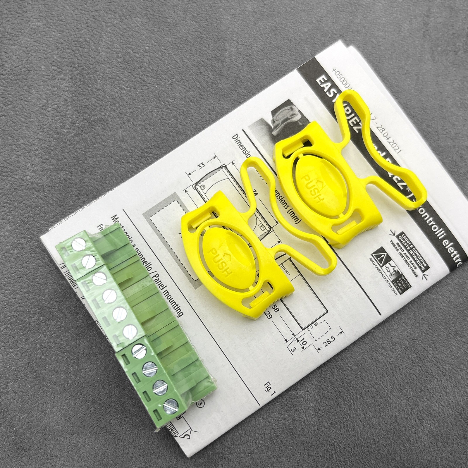 New PYDY1Z014B Temperature controller PZDYY0H001K