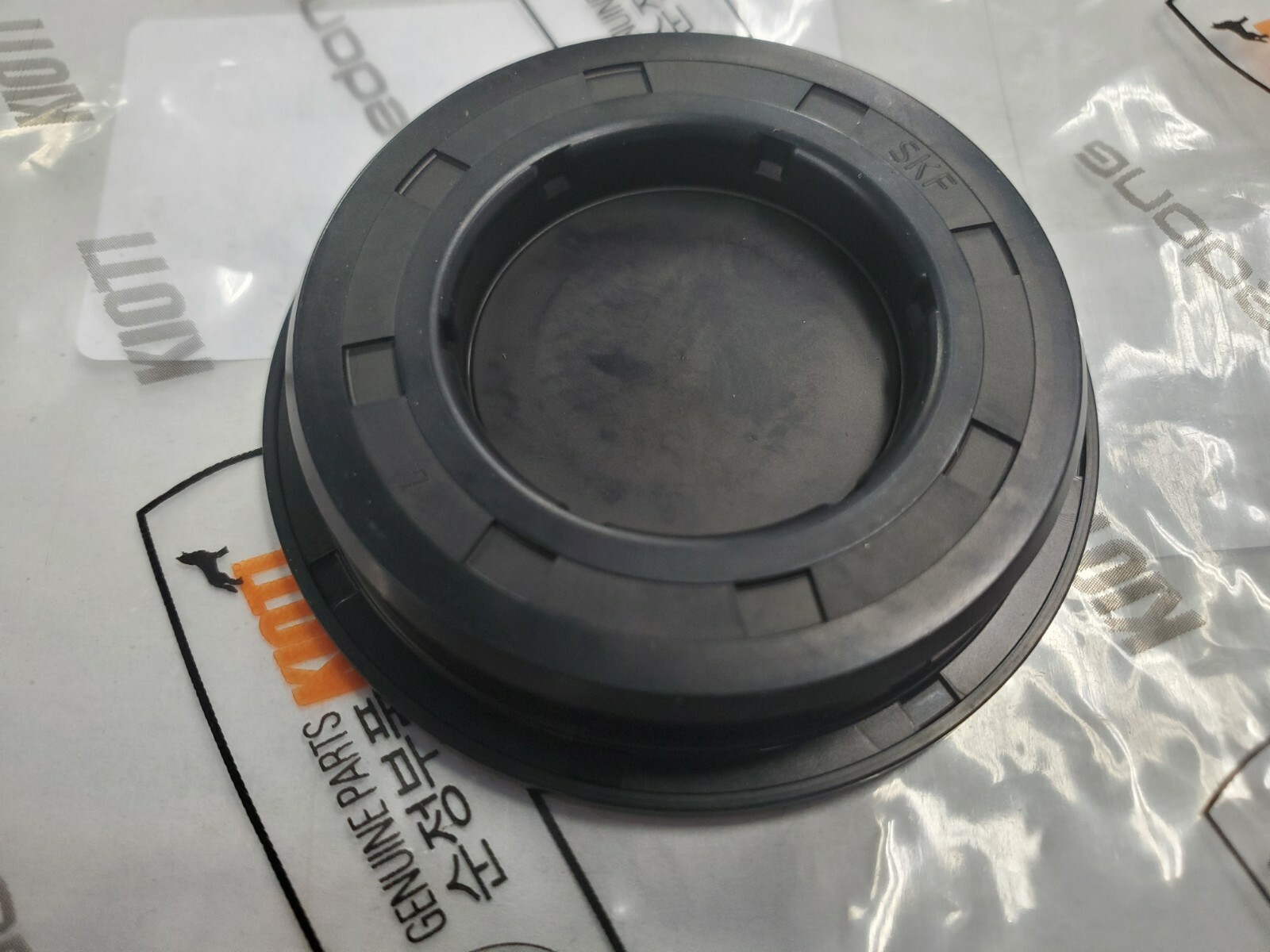 New Genuine OEM Kioti T2555-43541 Front Axle Seal Cover / Plug For CS Tractors