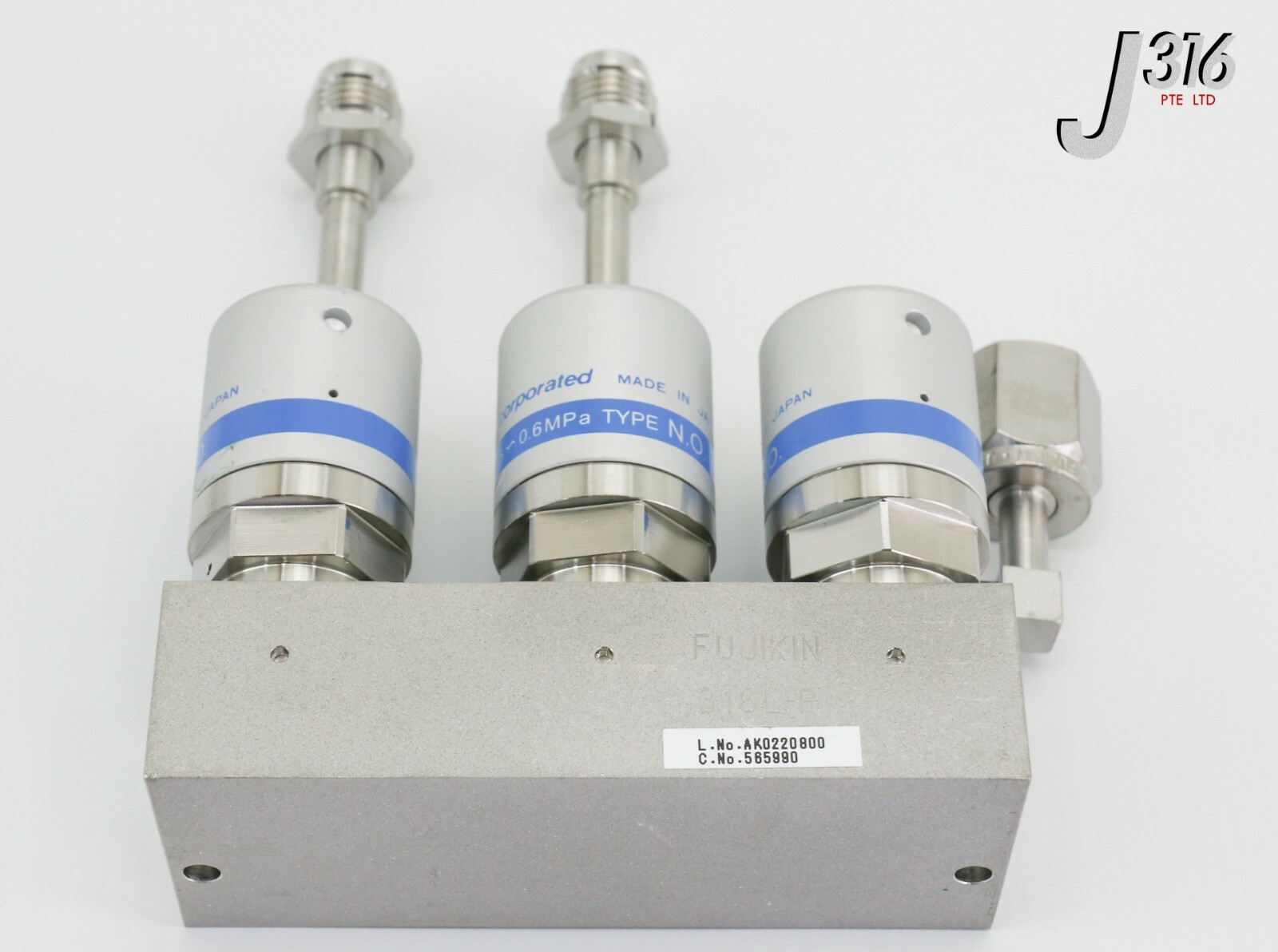 21306 FUJIKIN DIAPHRAGM BLOCK VALVES, TYPE N.O 0.5~0.6MPA 565990
