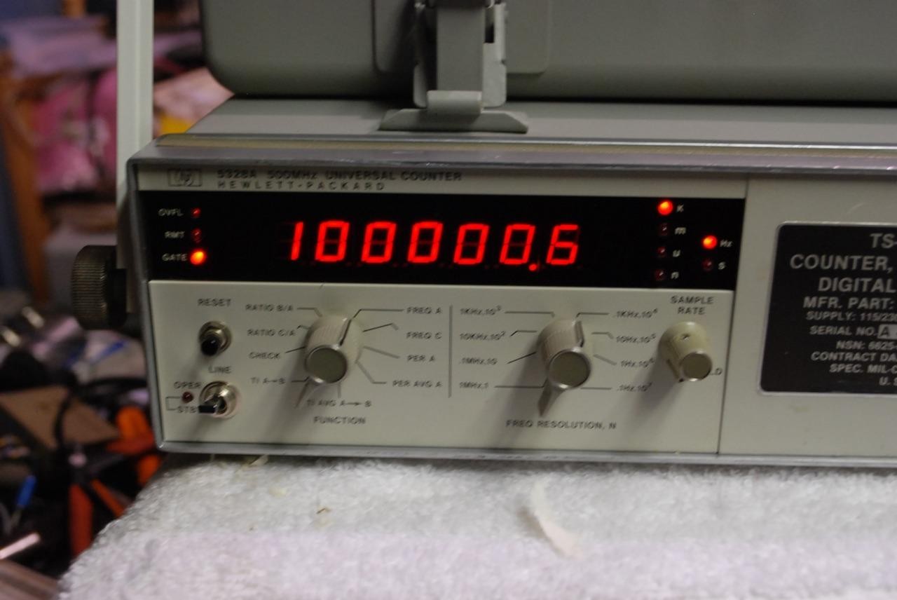 HP 5328A Universal Counter C-Channel 500 MHz Option H99 Opt 011 and 42