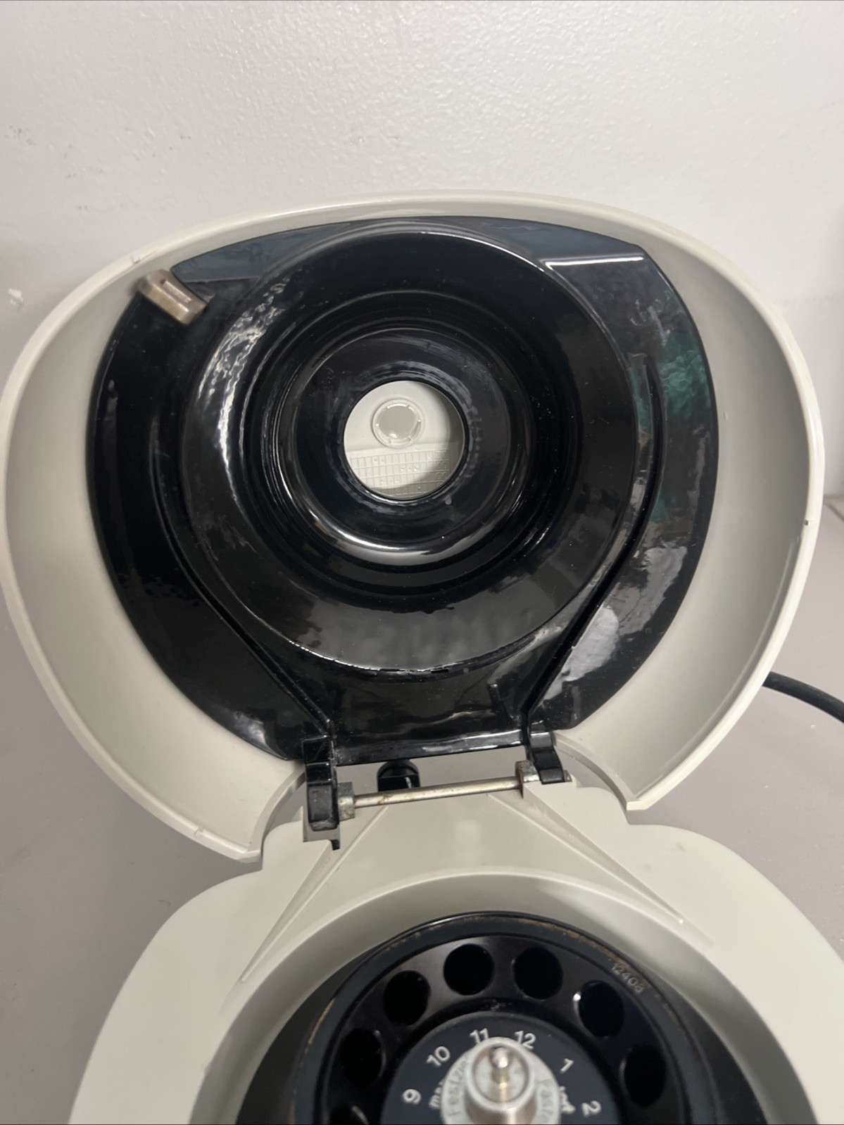 Eppendorf MiniSpin Plus 5453 Microcentrifuge + F45-18-11 Rotor Tested Working E2