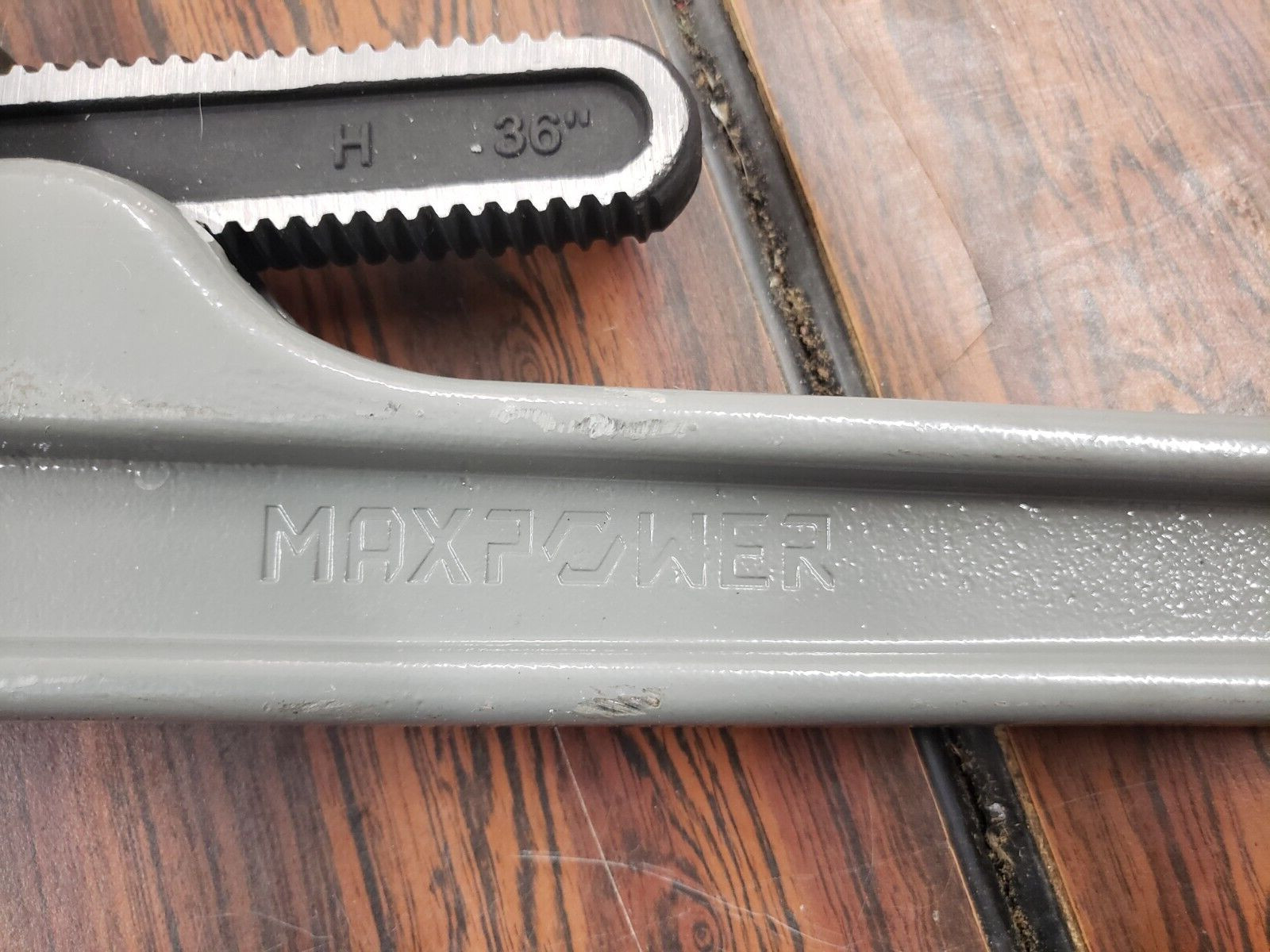 Maxpower 00117 Aluminum Pipe Wrench 36″ L 5″ Jaw Capacity
