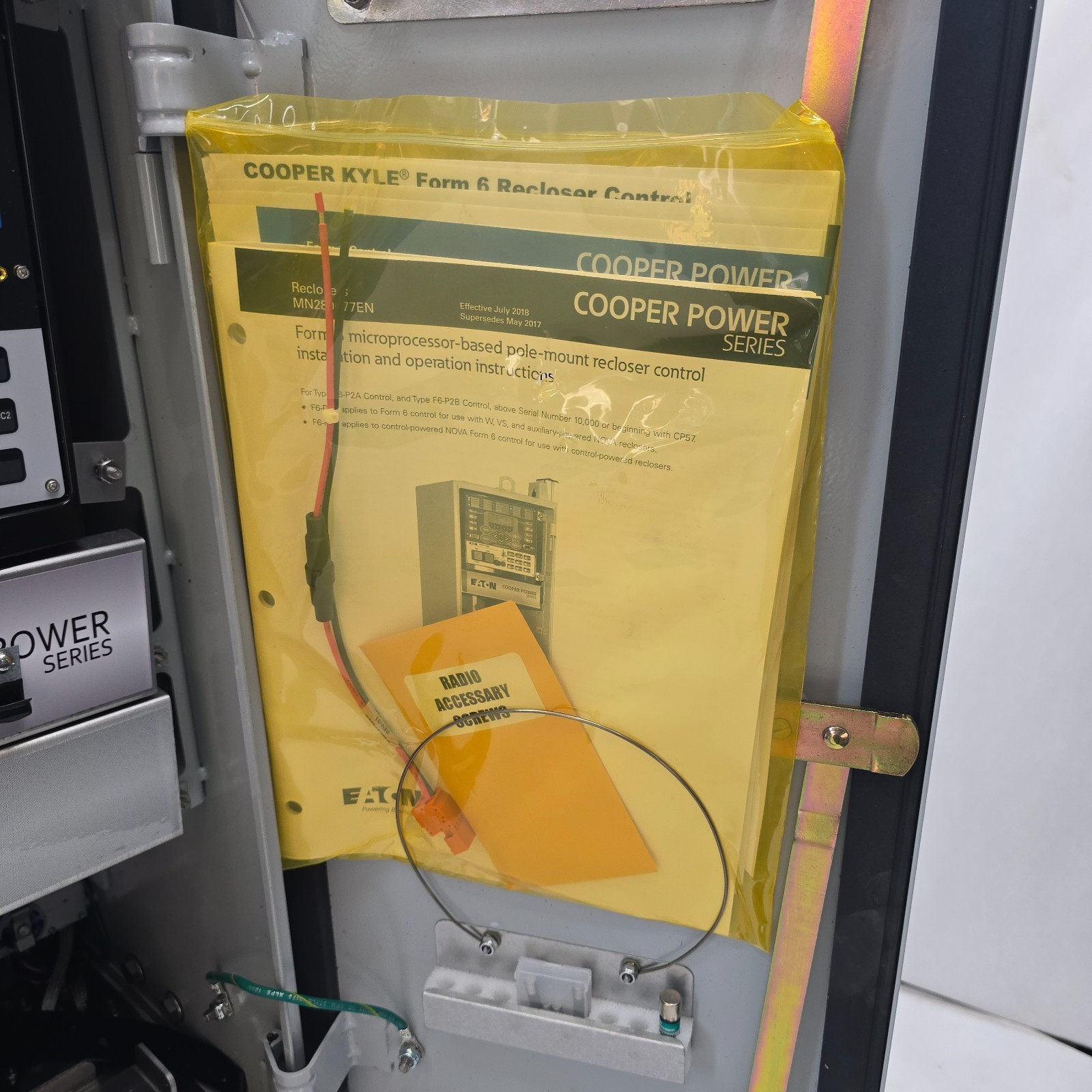 Eaton Cooper Power System F6-P2B Form 6 Recloser Control Mild Steel Cabinet