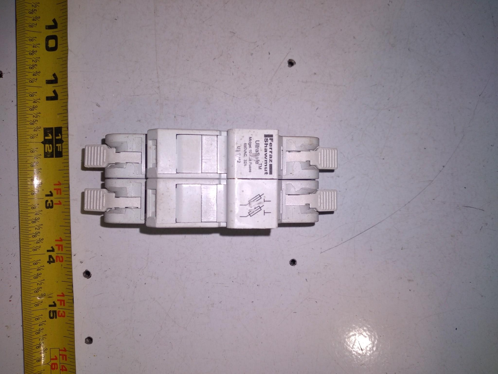 FERRAZ SHAWMUT USGM2 E1022285 600-750VAC 1000VDC 30-32A 100-200KA RMS SYM 6-10AW