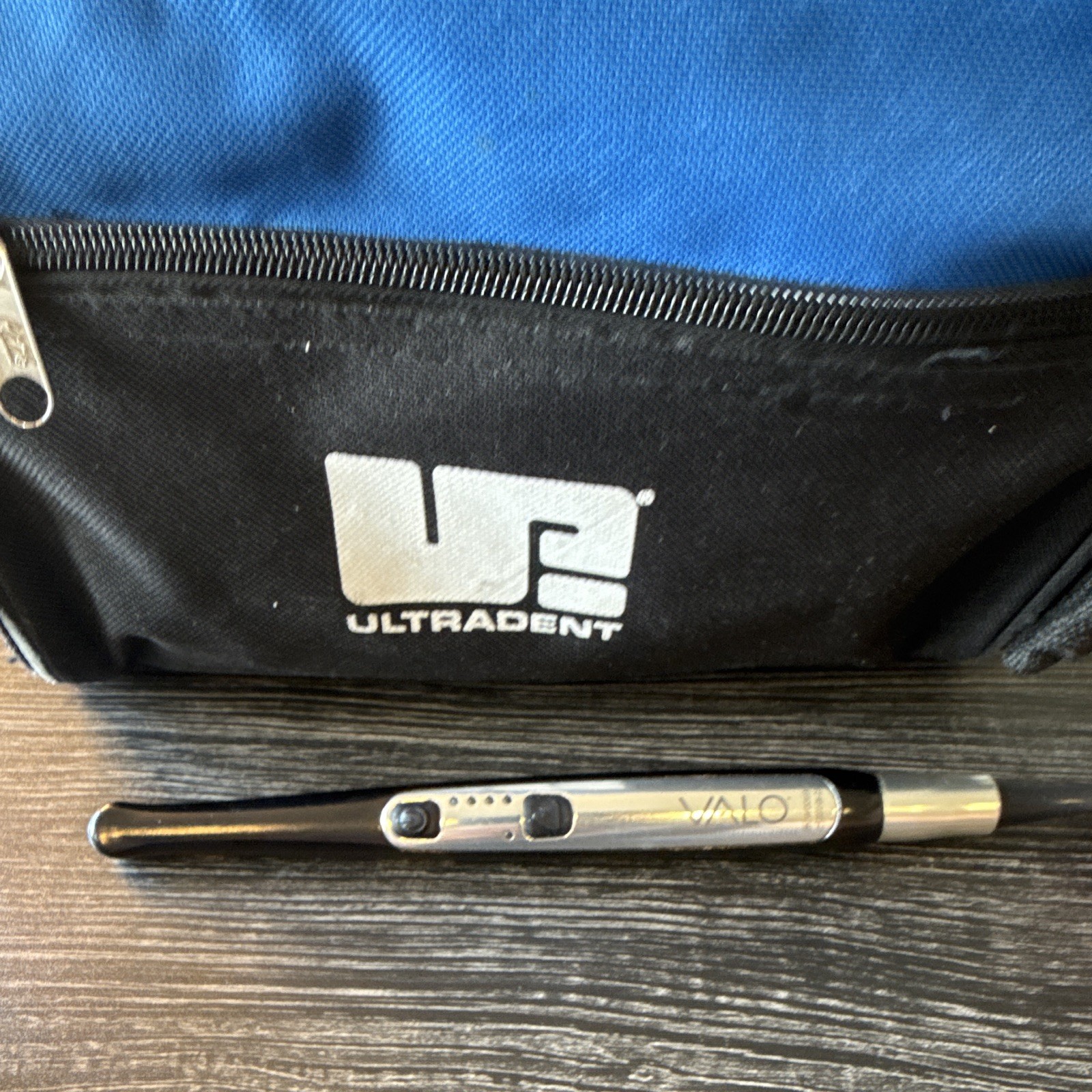 Ultradent VALO LED Dental Curing Light w/ Power Supply, Intl Plugs, Carry Bag