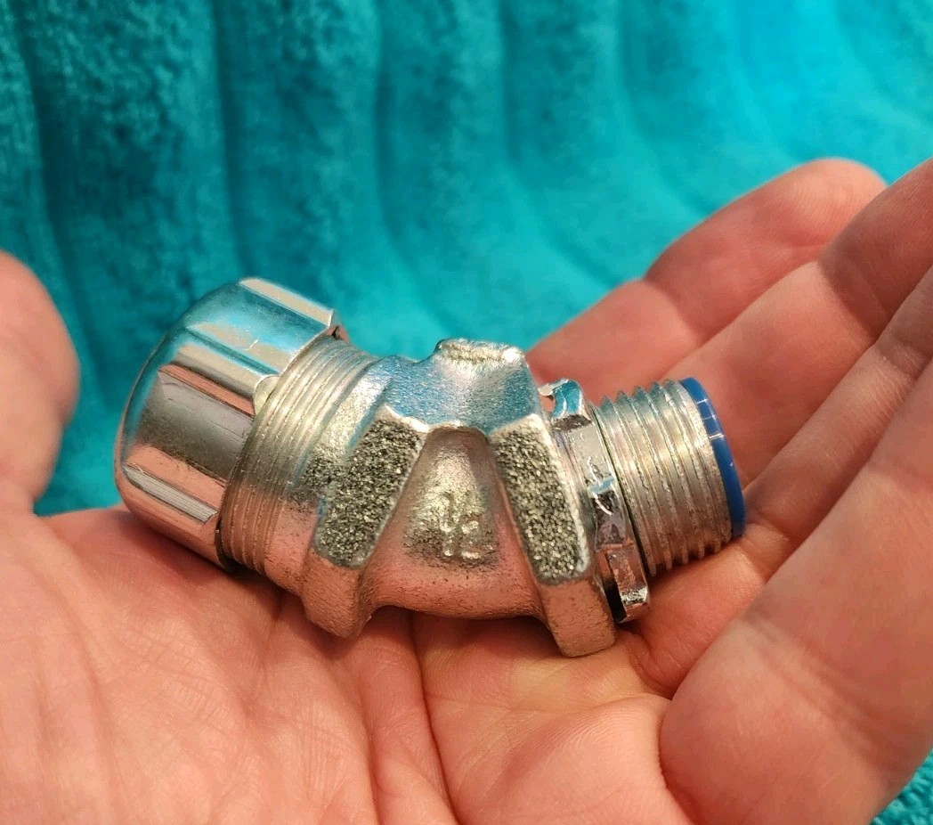 NEW LOT OF 4 THOMAS & BETTS 5342 LIQUIDTIGHT 45° CONDUIT ELBOW 1/2″ CONNECTOR