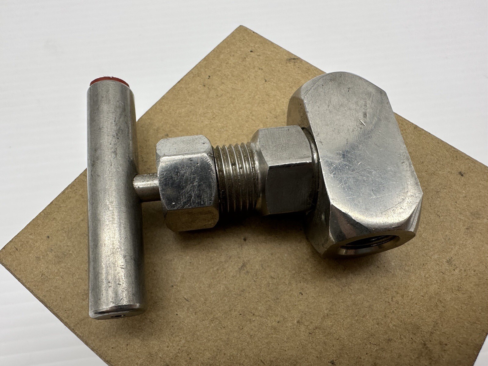 1/4″ FNPT 316ss Needle Valve Unknown Brand 6000 PSI Pre Owned