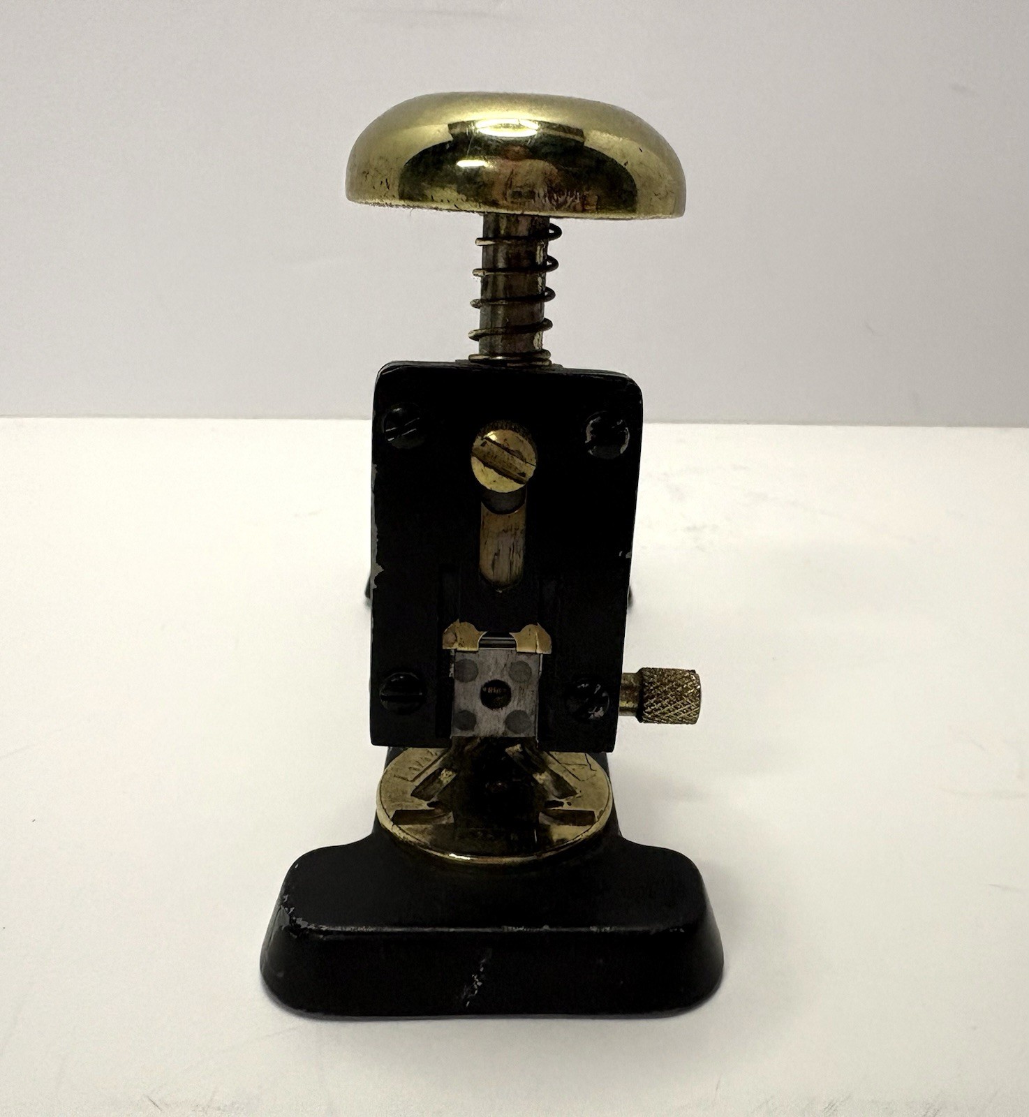 El Casco M-10 Desk Stapler – Made In Spain – Black & 23k Gold Plating