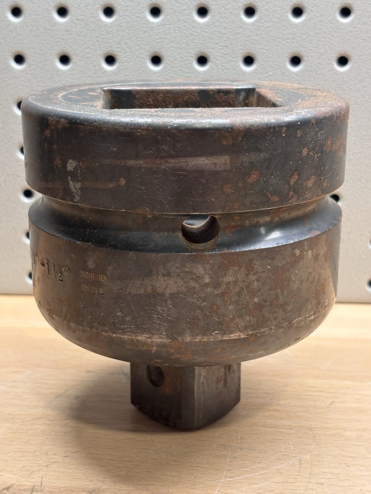 Nice OZAT A4024 2-1/2″ DRIVE X 1-1/2″ IMPACT ADAPTOR. Made in Israel.
