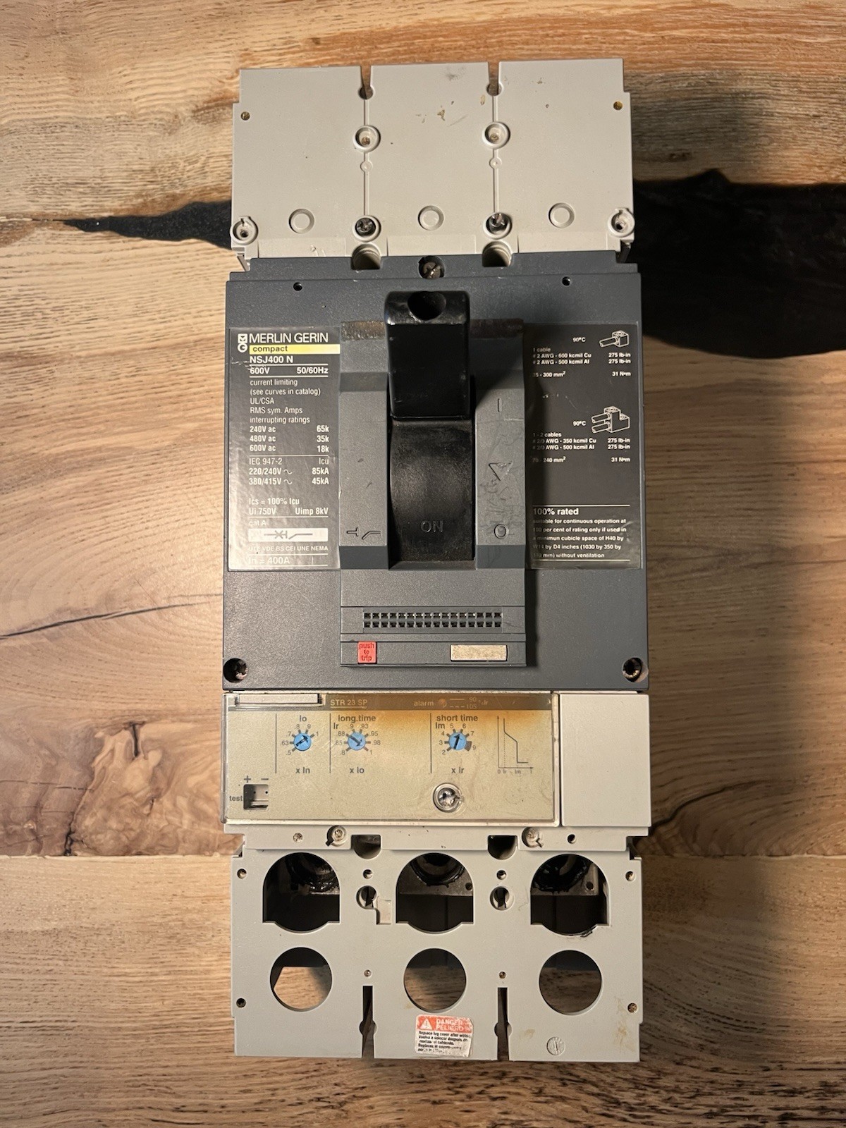 Merlin Gerin 3 Pole 400 Amp Compact NSJ400N Circuit Breaker 3P 400A 600V STR23SP