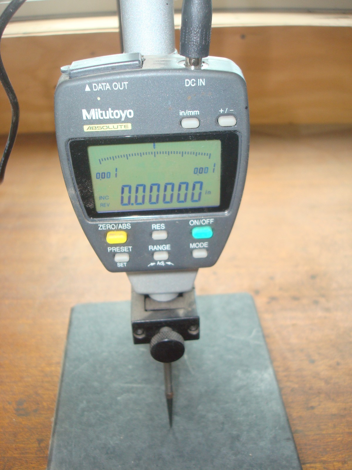 MITUTOYO Absolute Digimatic Indicator w/ Weighted Stand. F150E Serial #009101