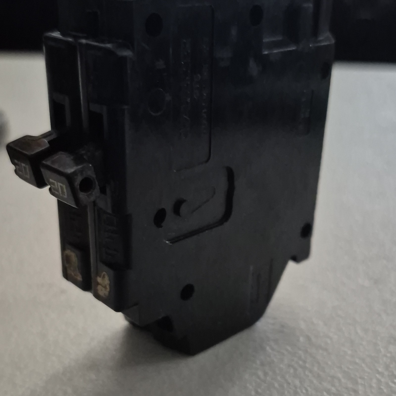 20A 2-Pole Tandem Circuit Breaker Black Analog/Mechanical 1-Pack