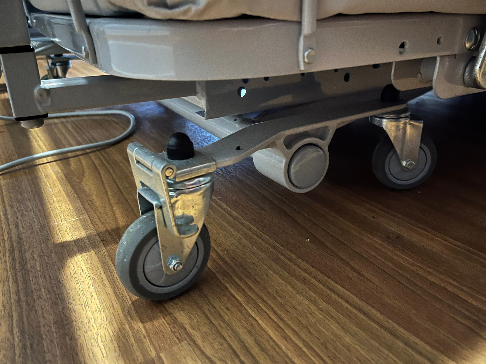 Span America QD1000MLFB fully electric long-term or home care adjustable bed