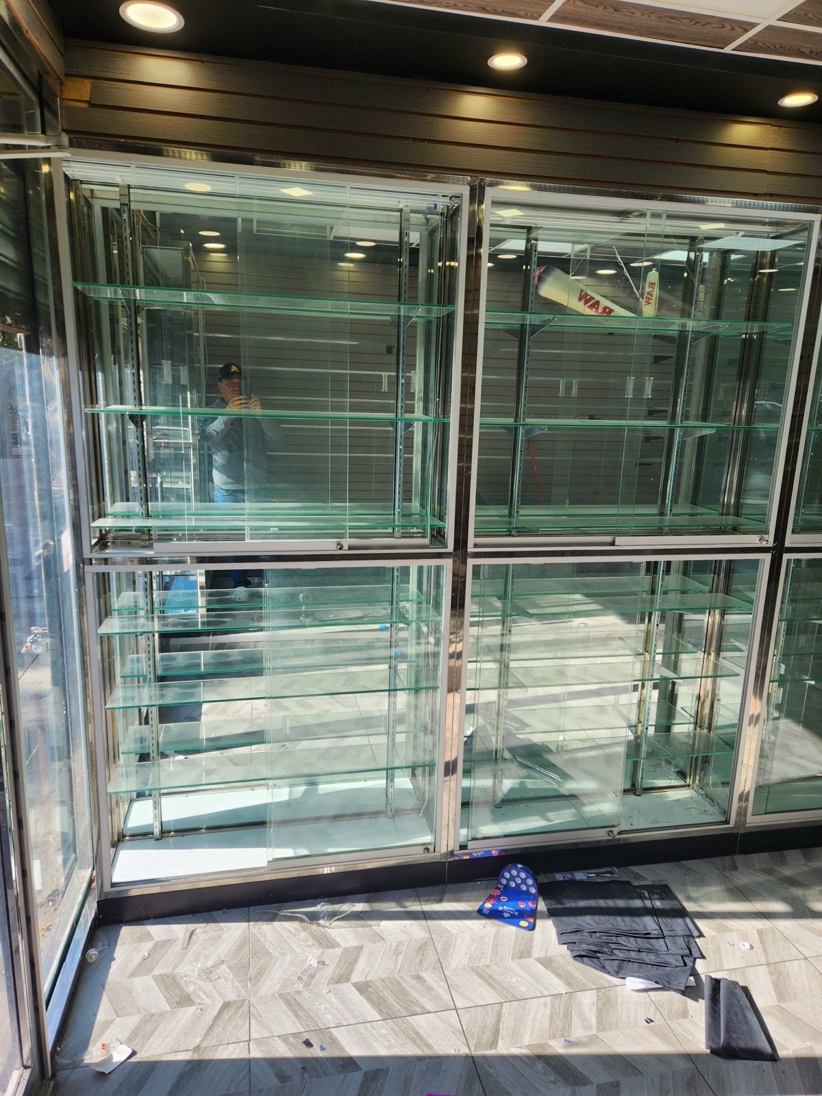 Illuminated Glass Retail Display Case