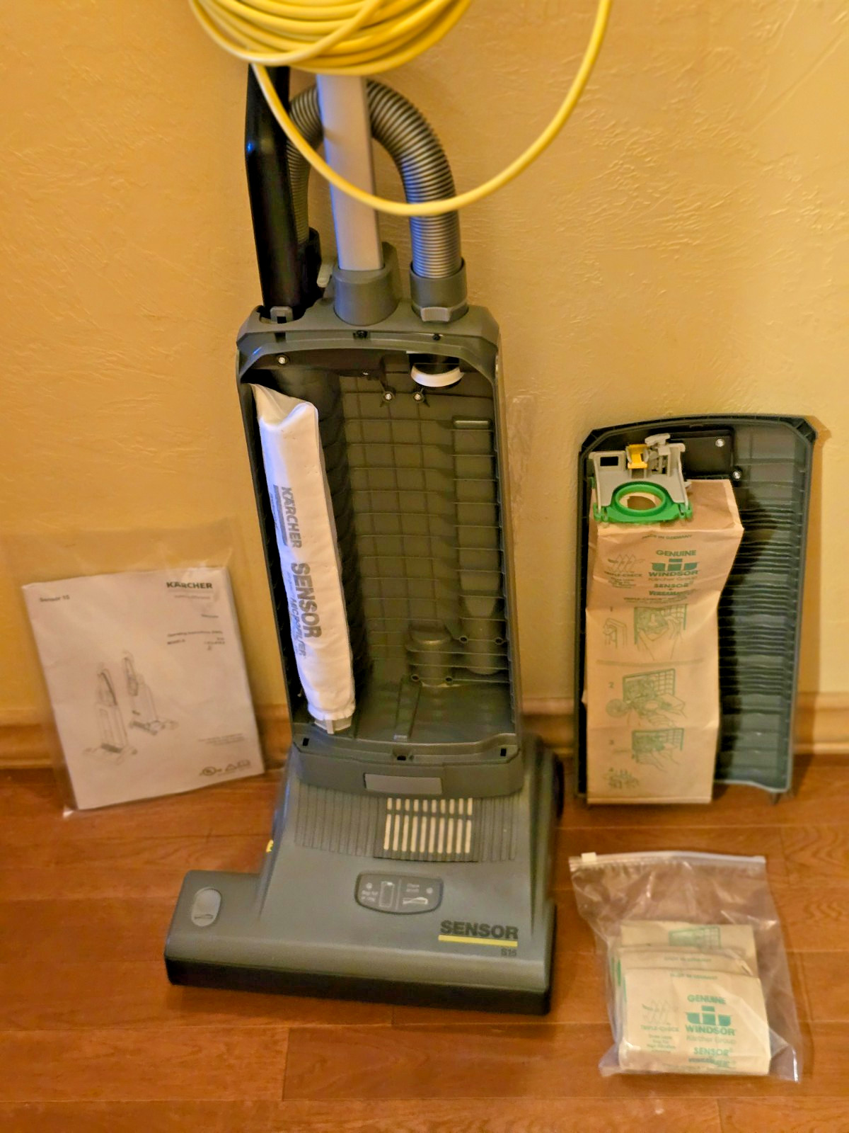 Karcher Windsor Sensor S15 15” Upright Vacuum, NEW NOB (missing small tool)