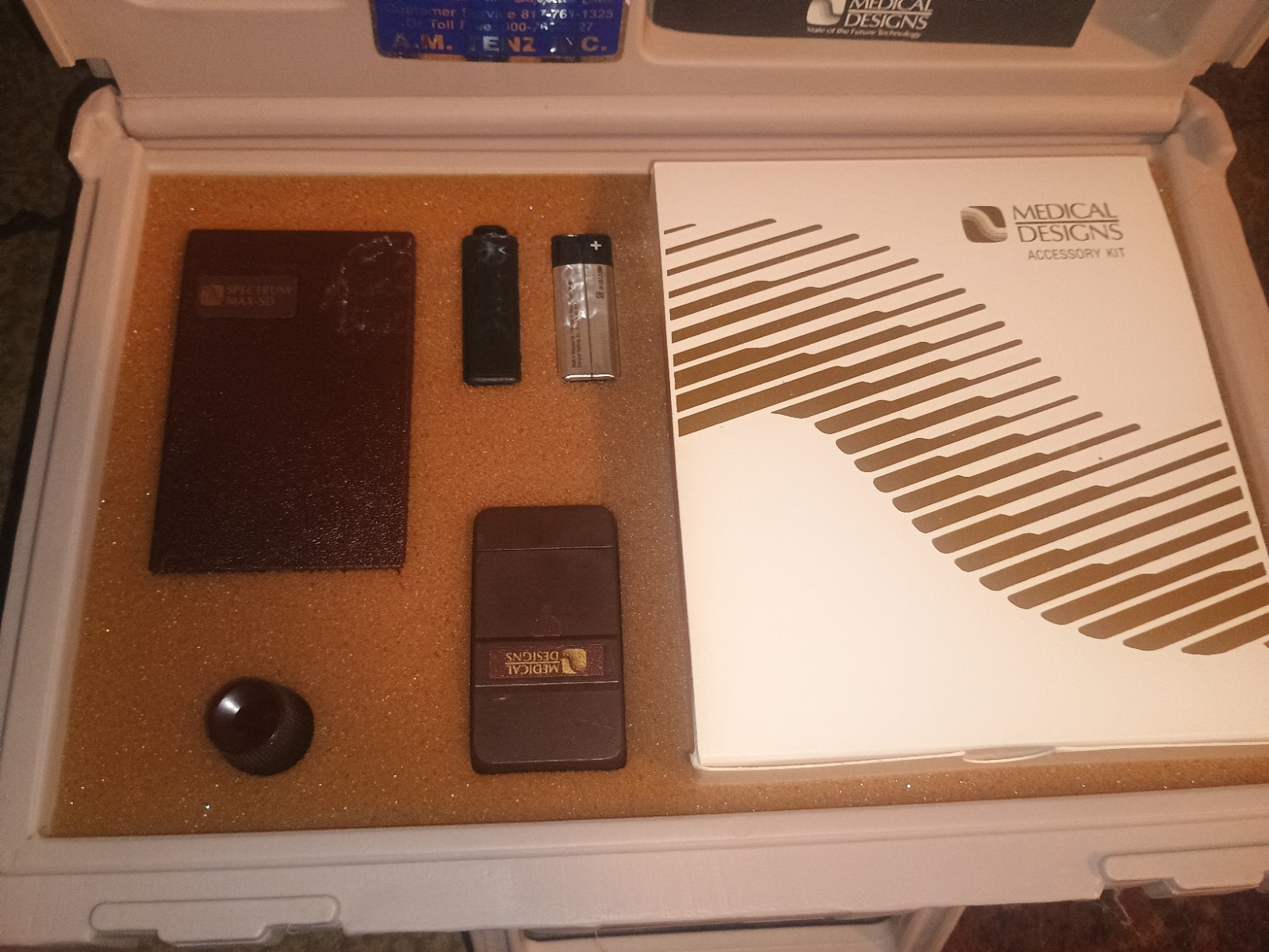 Medical Designs Spectrum Handheld TENS Unit Kit w/ Case, Manual & Accessories