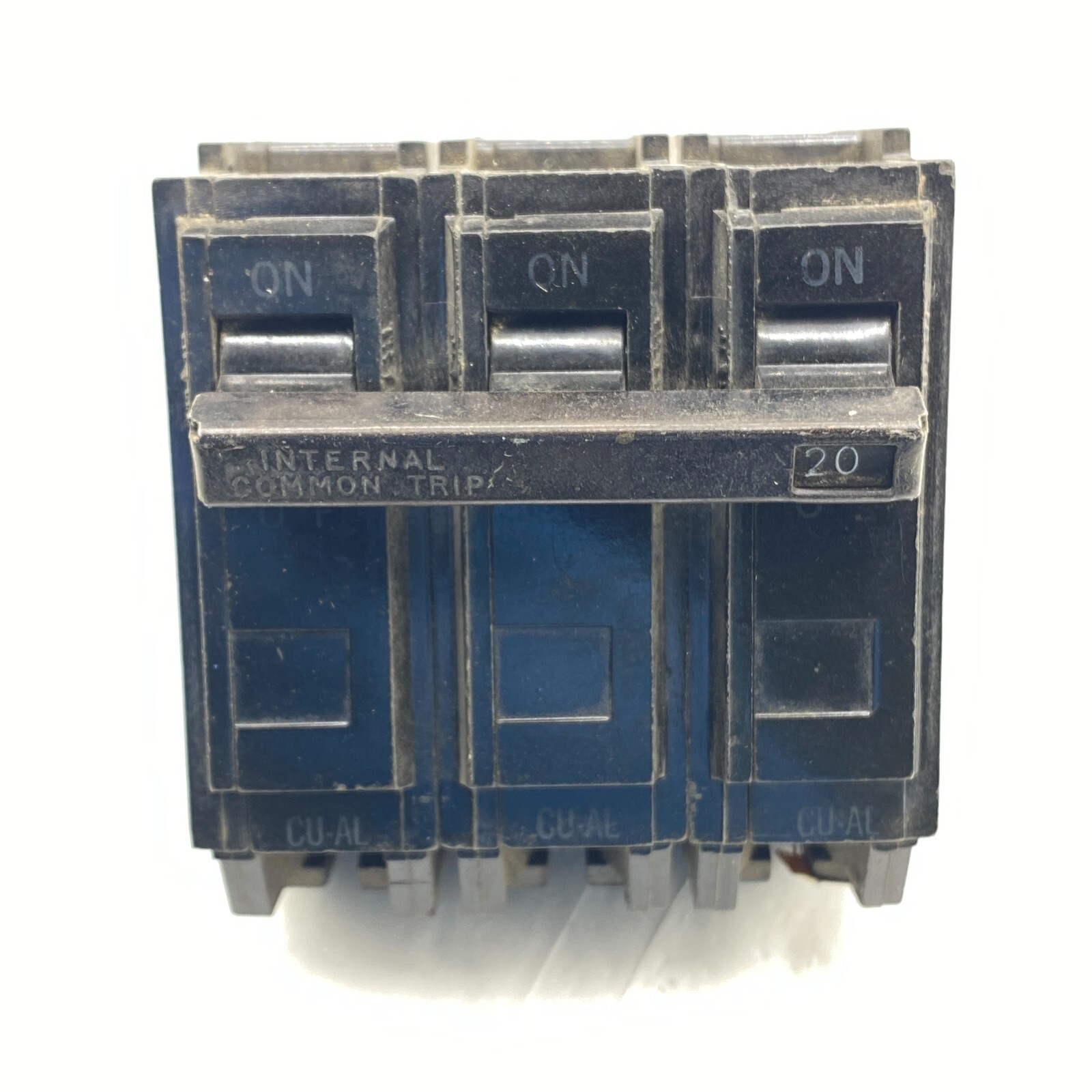 GENERAL ELECTRIC CIRCUIT BREAKER COMMON TRIP 20A 3 POLE 240V G645🔔