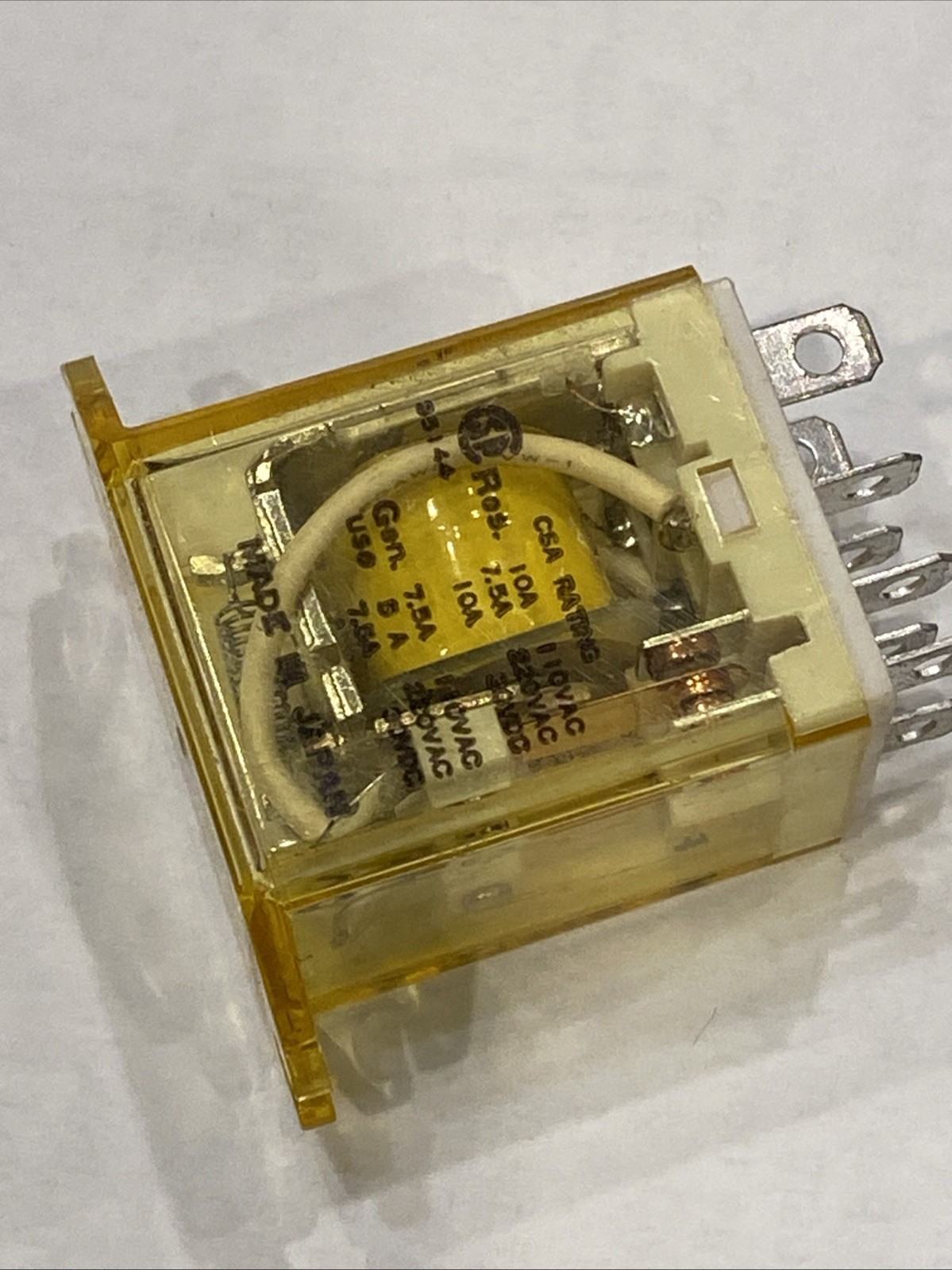 Idec RH2B-UT AC24V Relay New Ships on Same Day of the Purchase